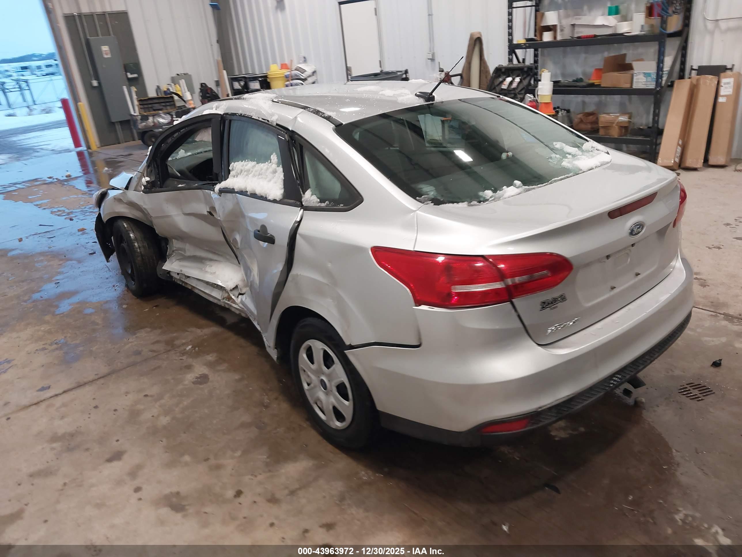 FORD FOCUS image 3