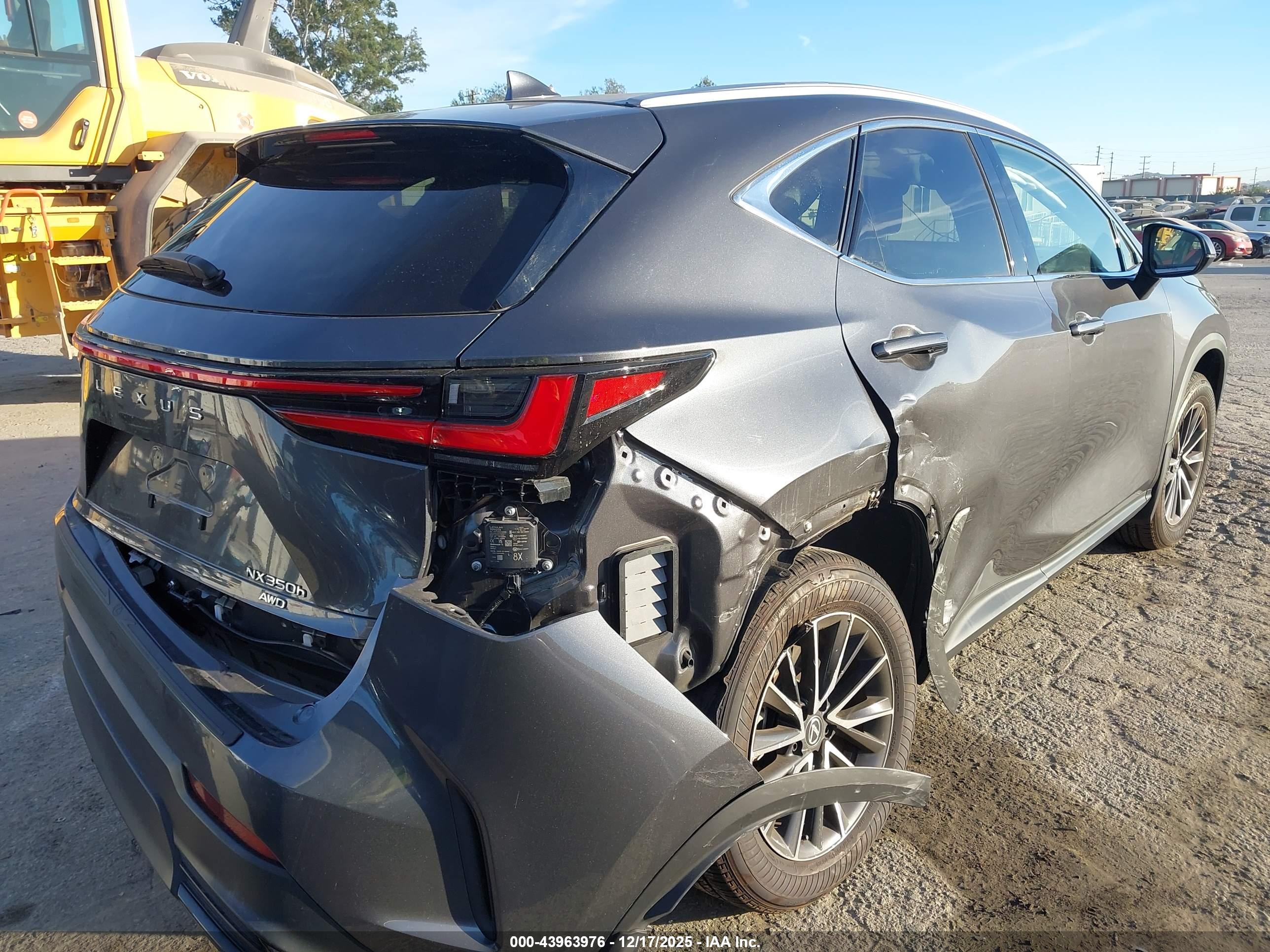 LEXUS NX image 4