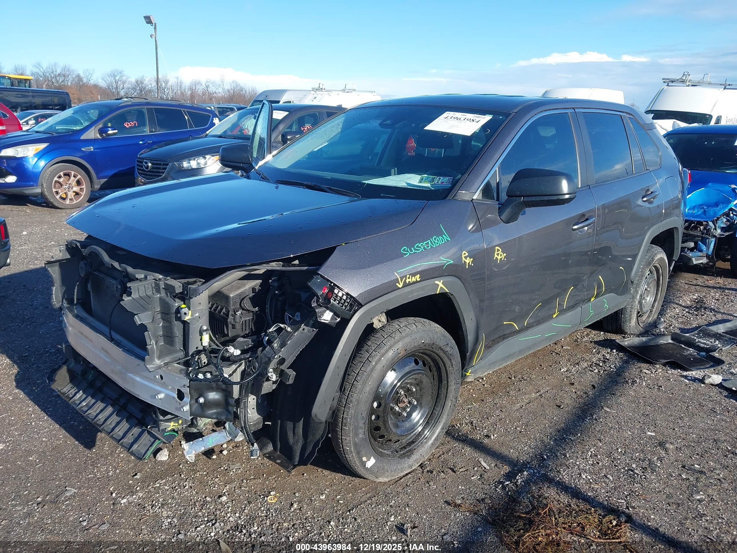 TOYOTA RAV4 image 2