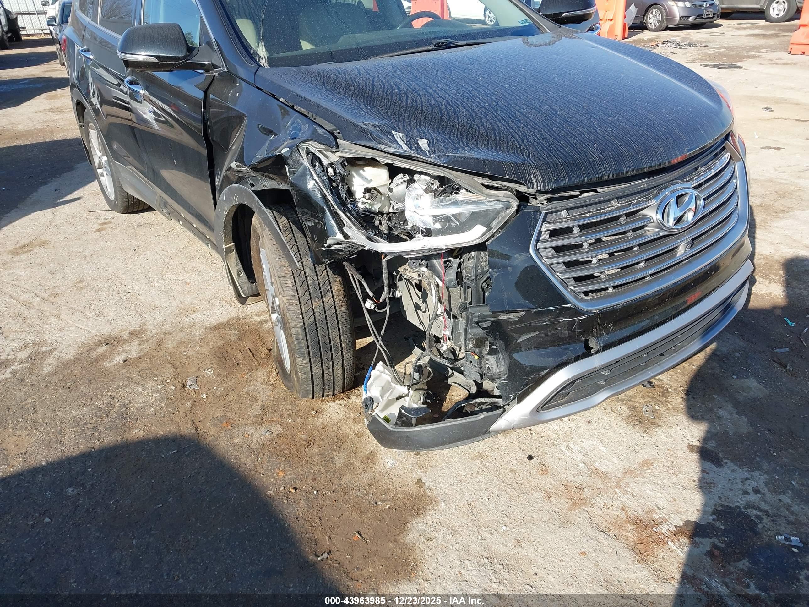 HYUNDAI SANTA image 6