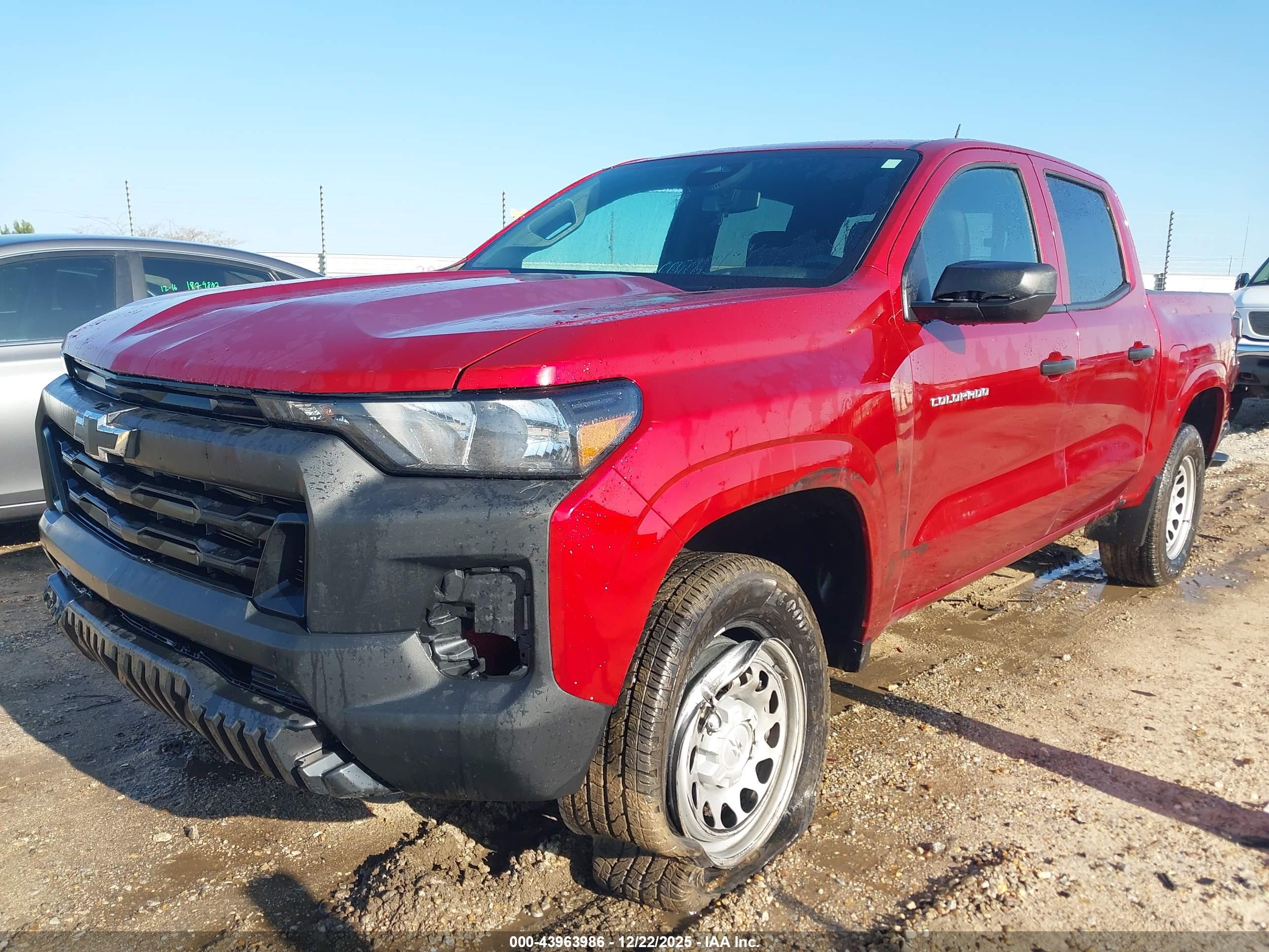 CHEVROLET COLORADO image 2
