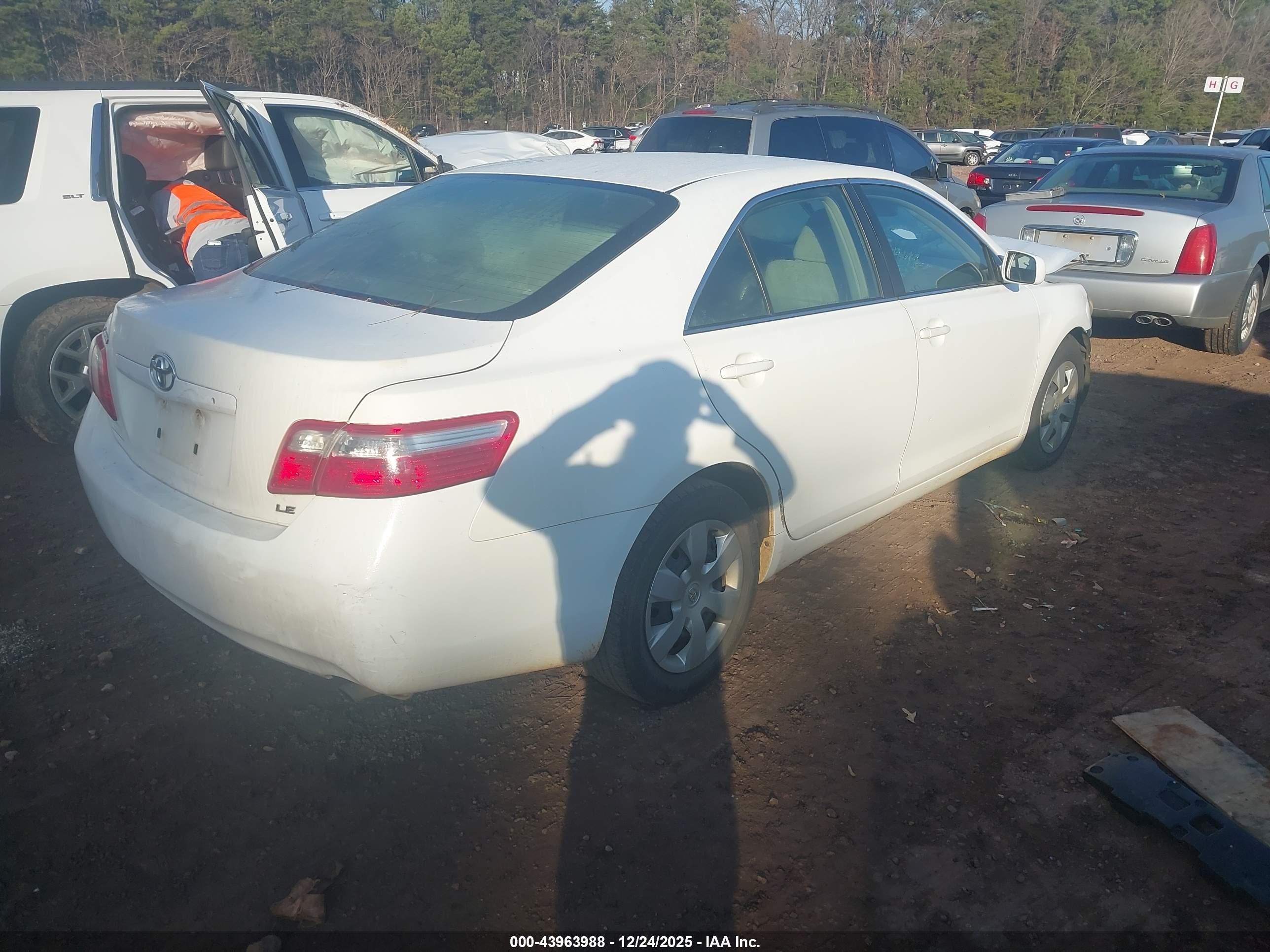 TOYOTA CAMRY image 4