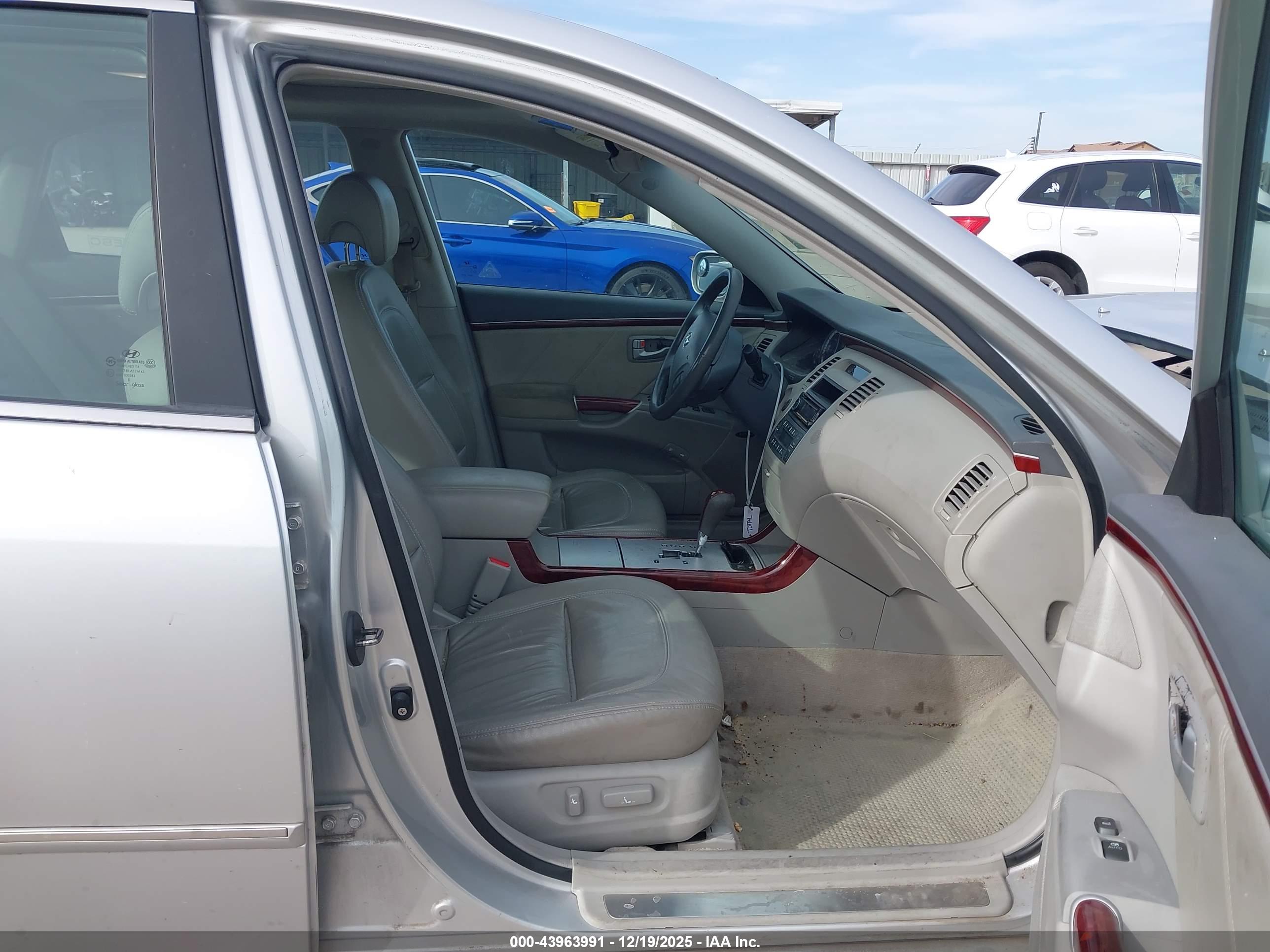 HYUNDAI AZERA image 5