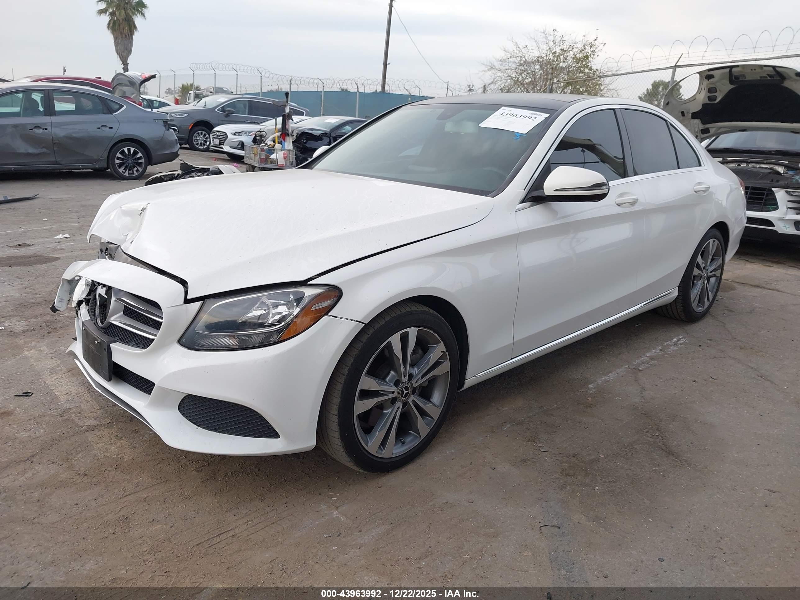 MERCEDES-BENZ C image 2