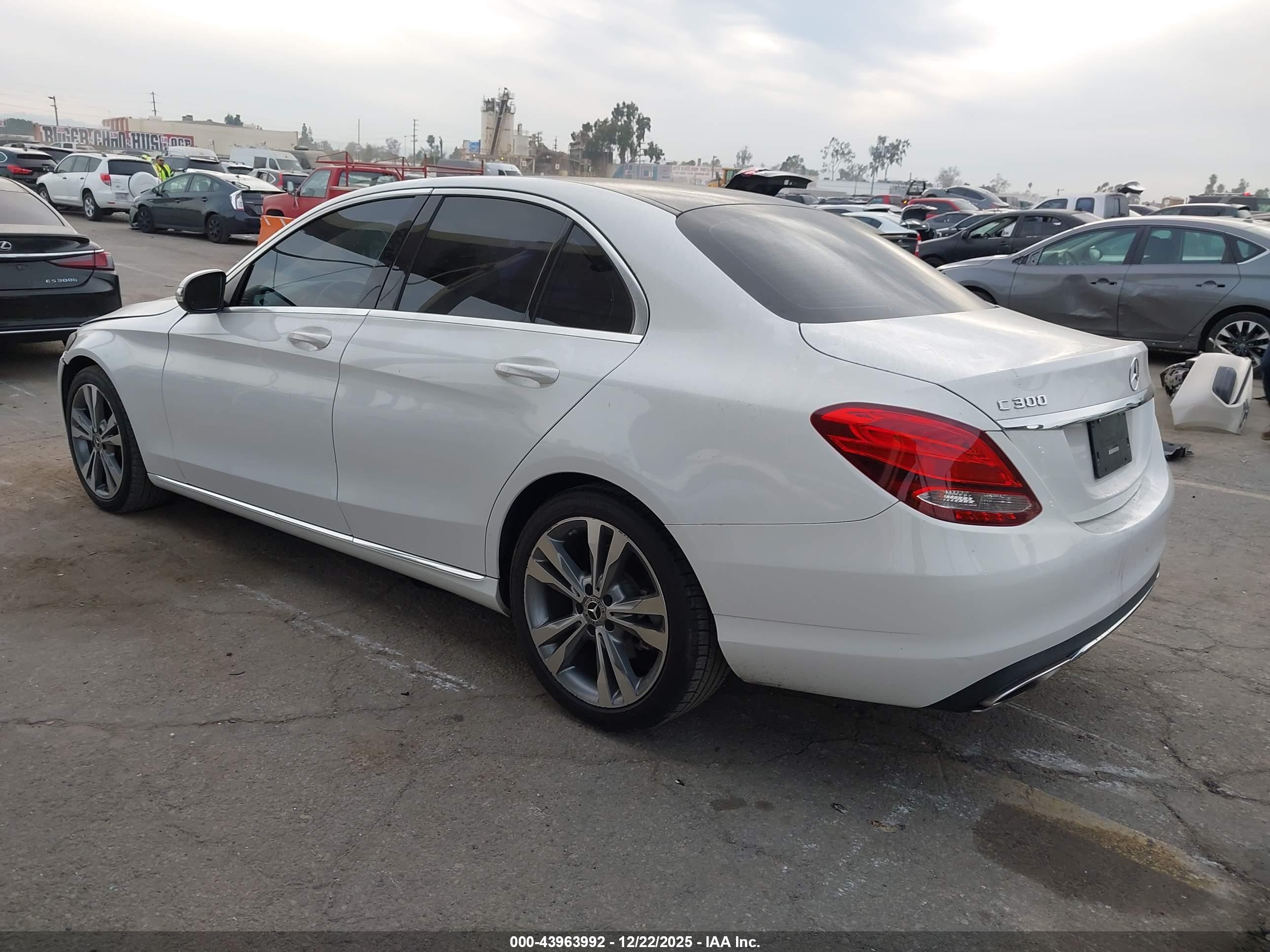 MERCEDES-BENZ C image 3