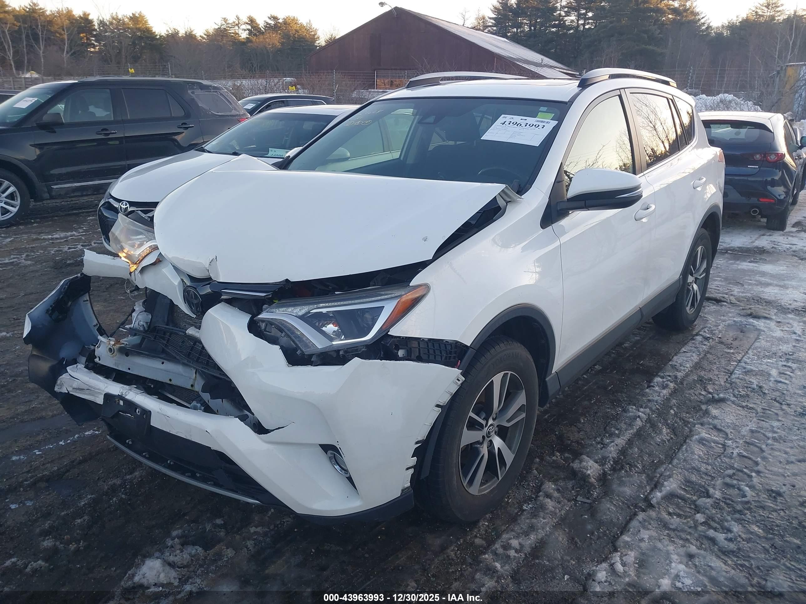 TOYOTA RAV4 image 2