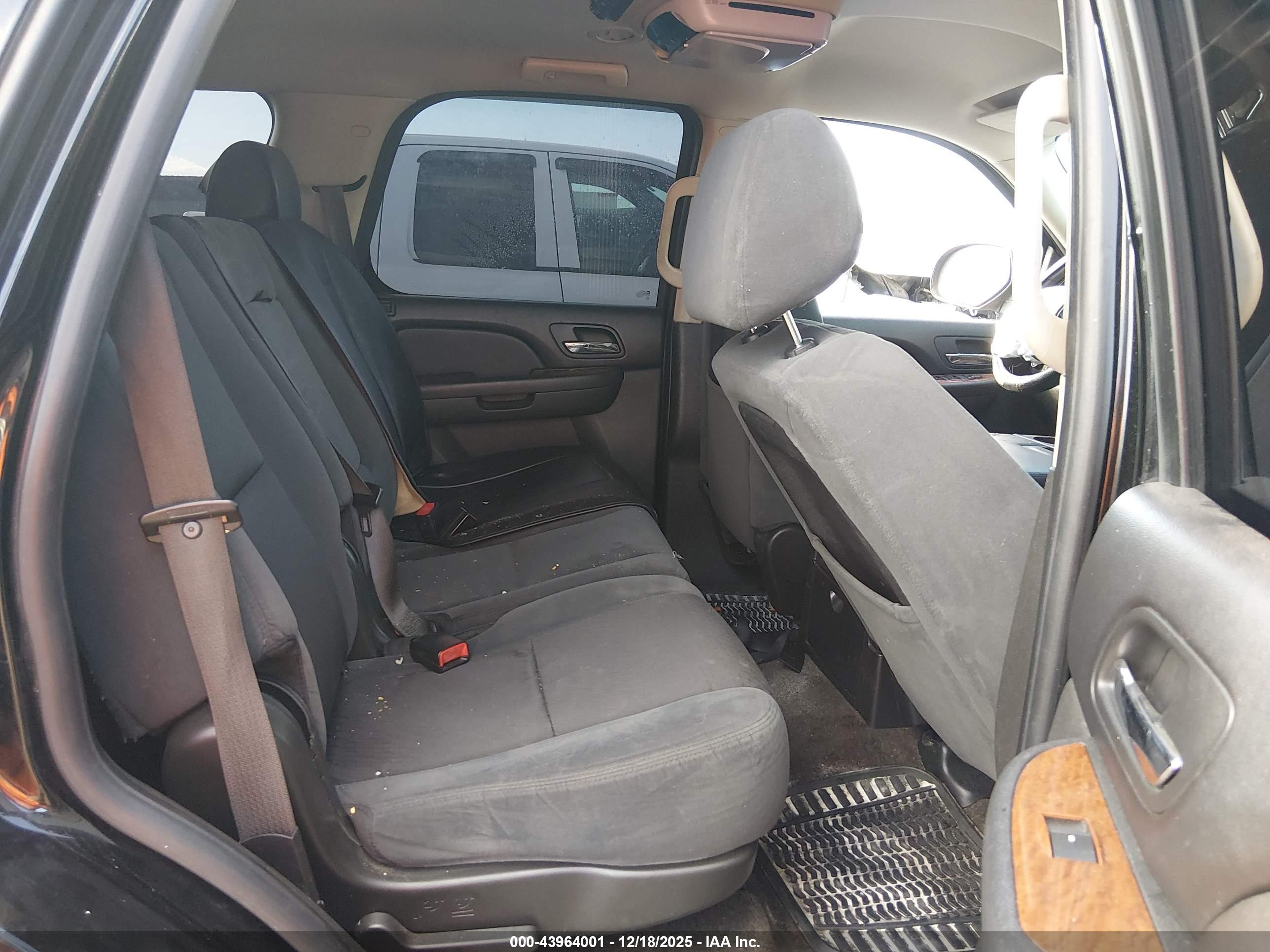 CHEVROLET TAHOE image 8