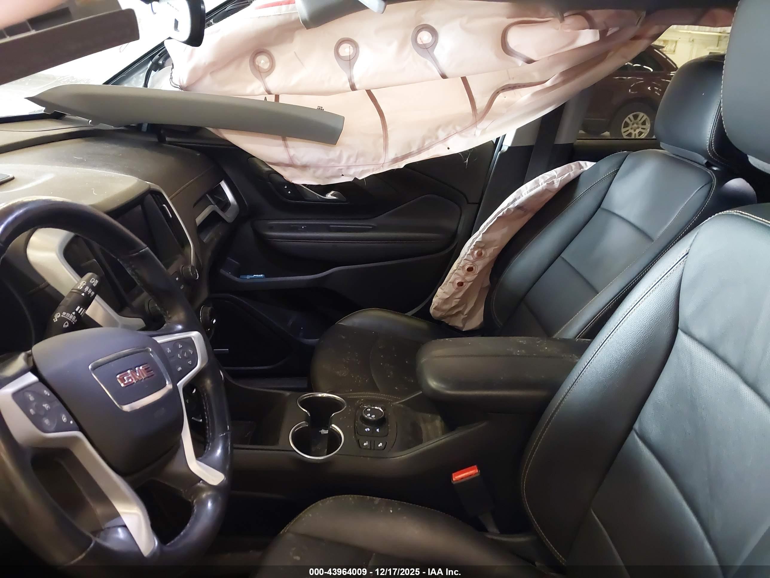 GMC TERRAIN image 5