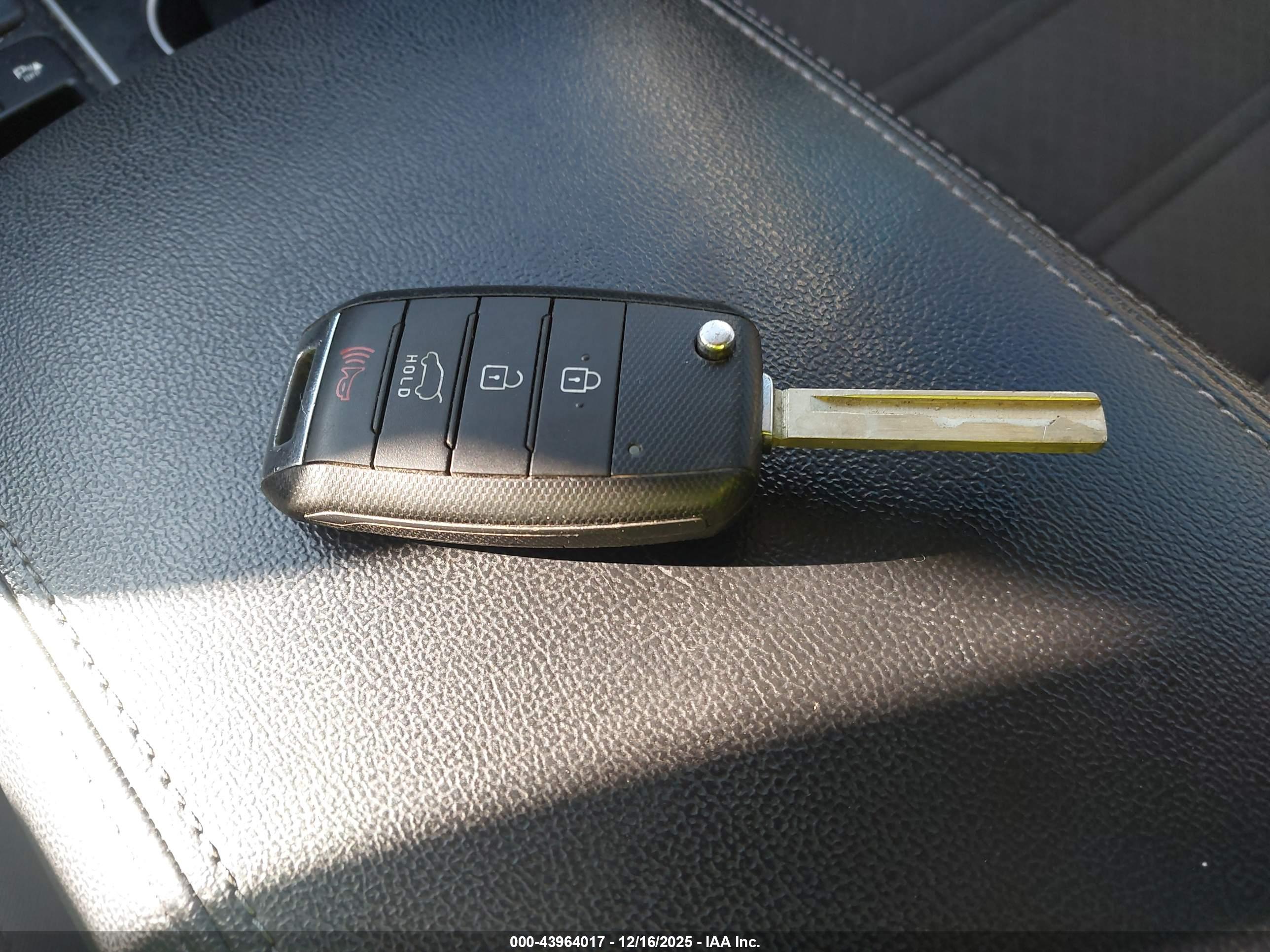 KIA SORENTO image 11