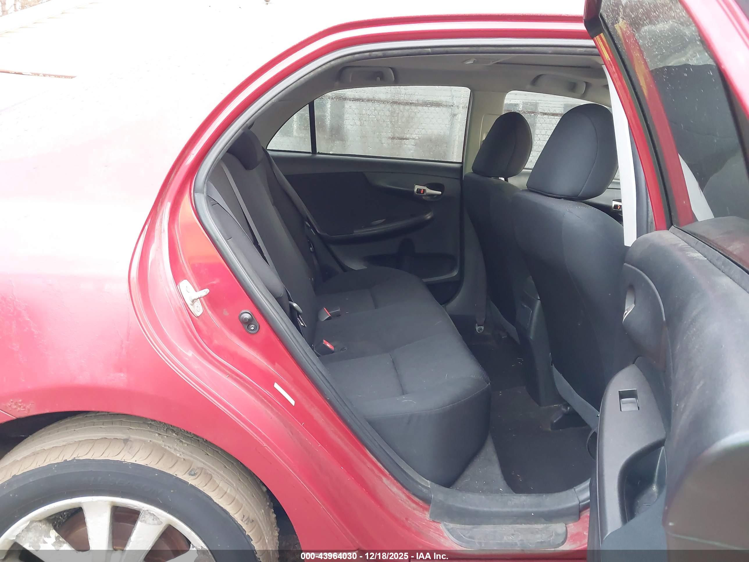 TOYOTA COROLLA image 8