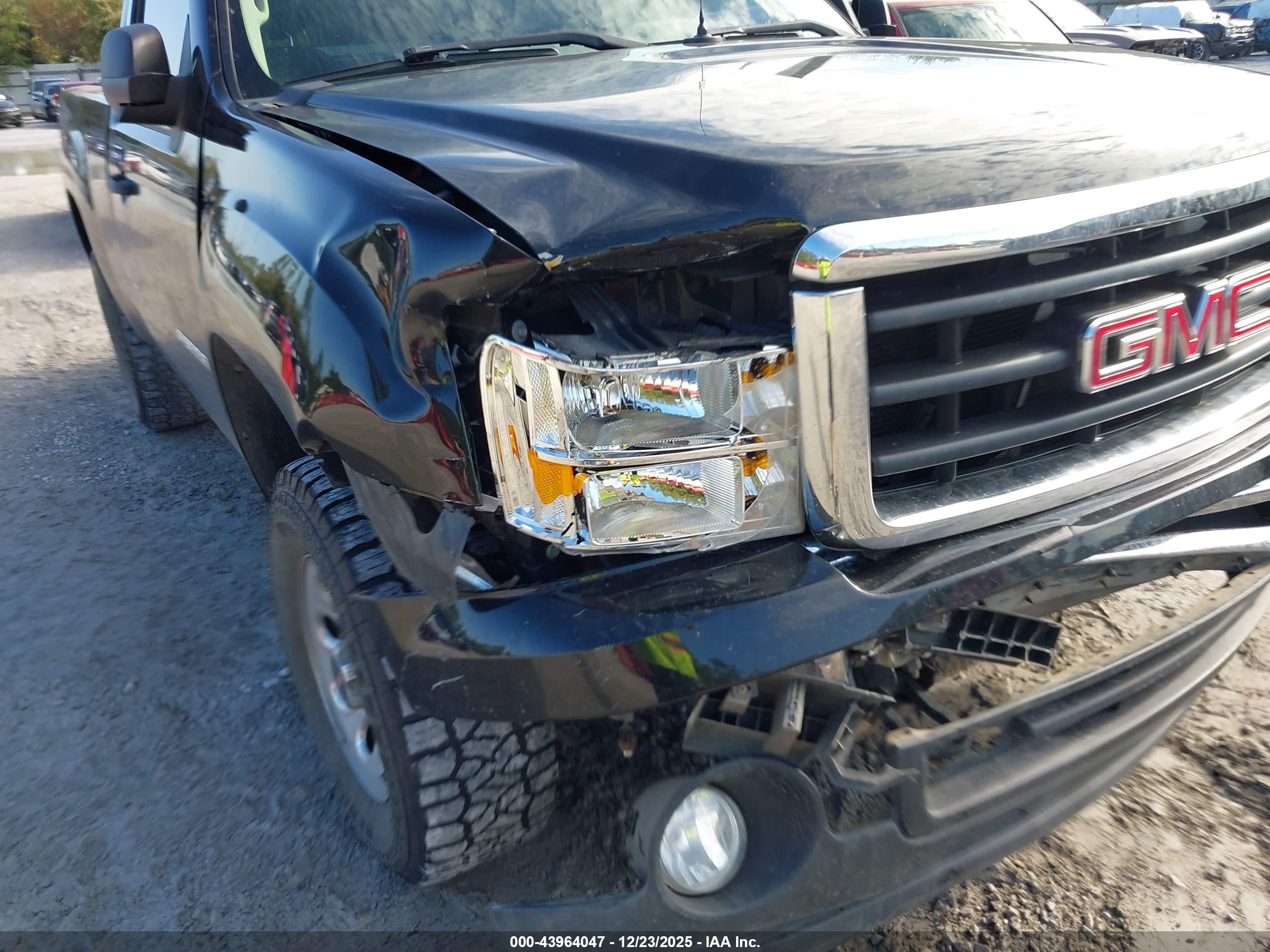 GMC SIERRA image 6