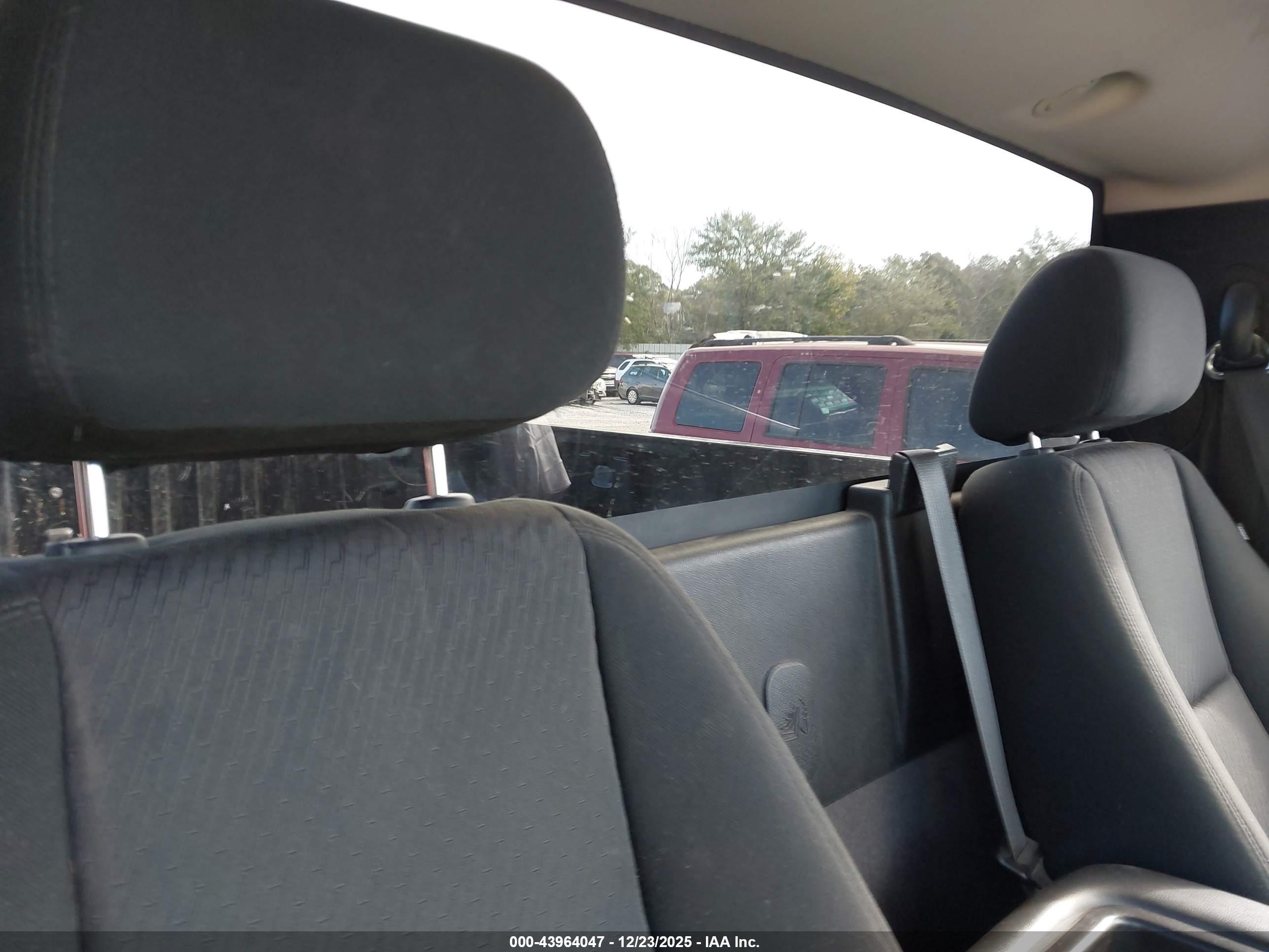 GMC SIERRA image 8