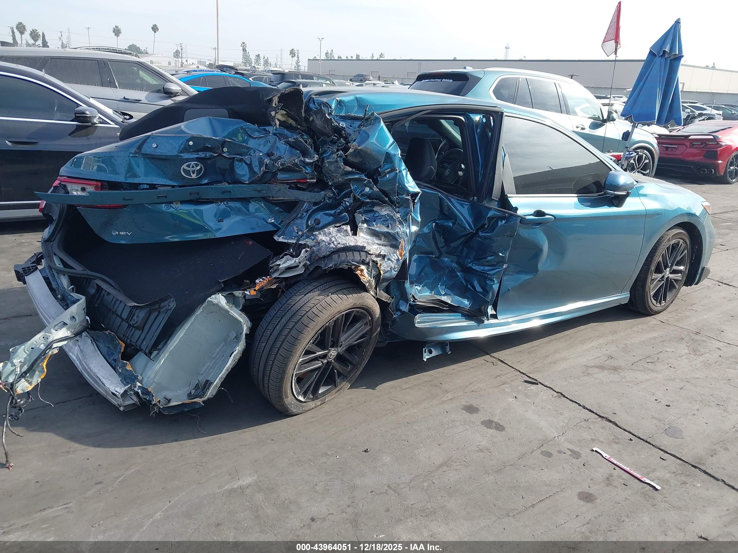 TOYOTA CAMRY image 4