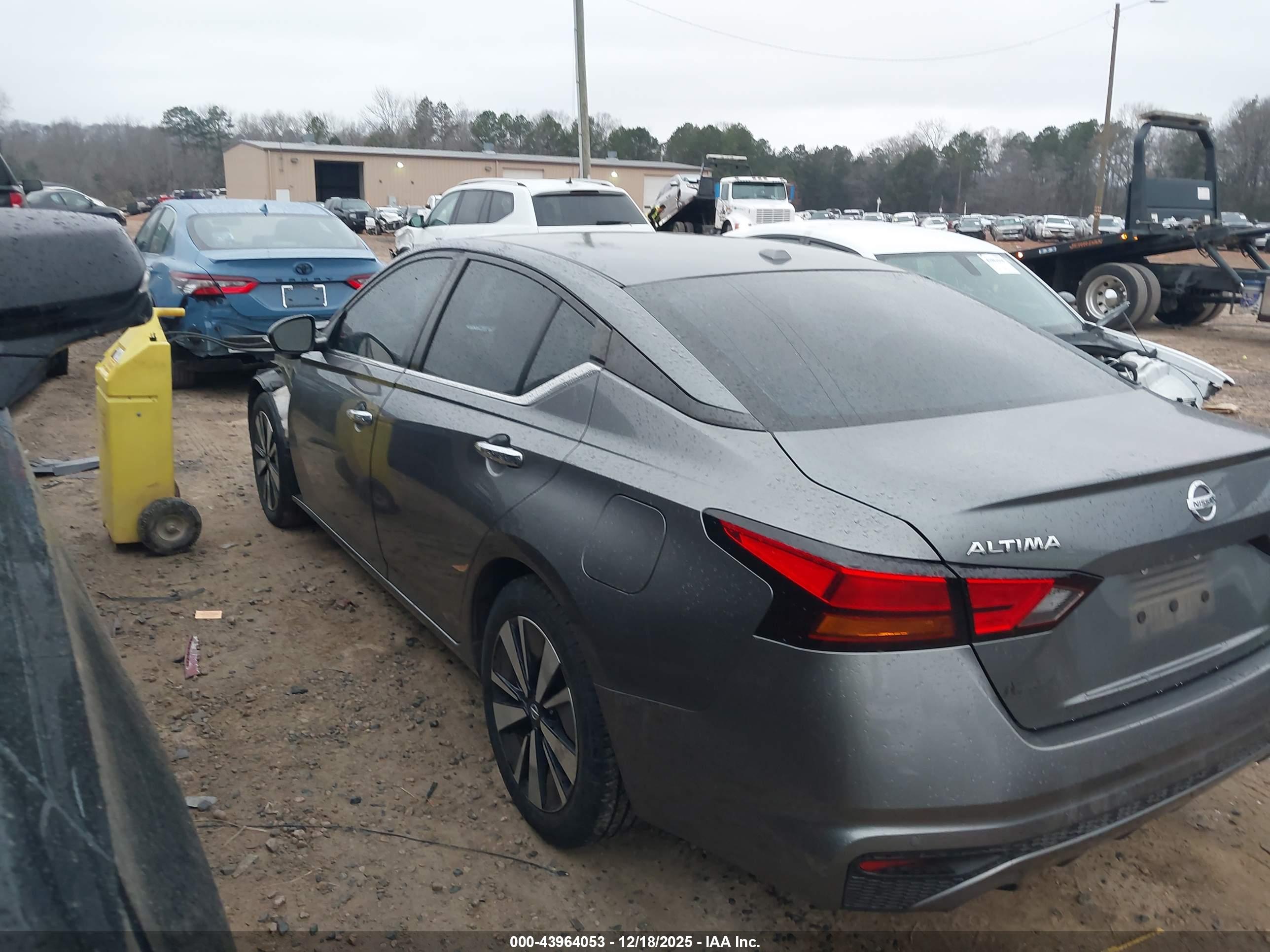 NISSAN ALTIMA image 3