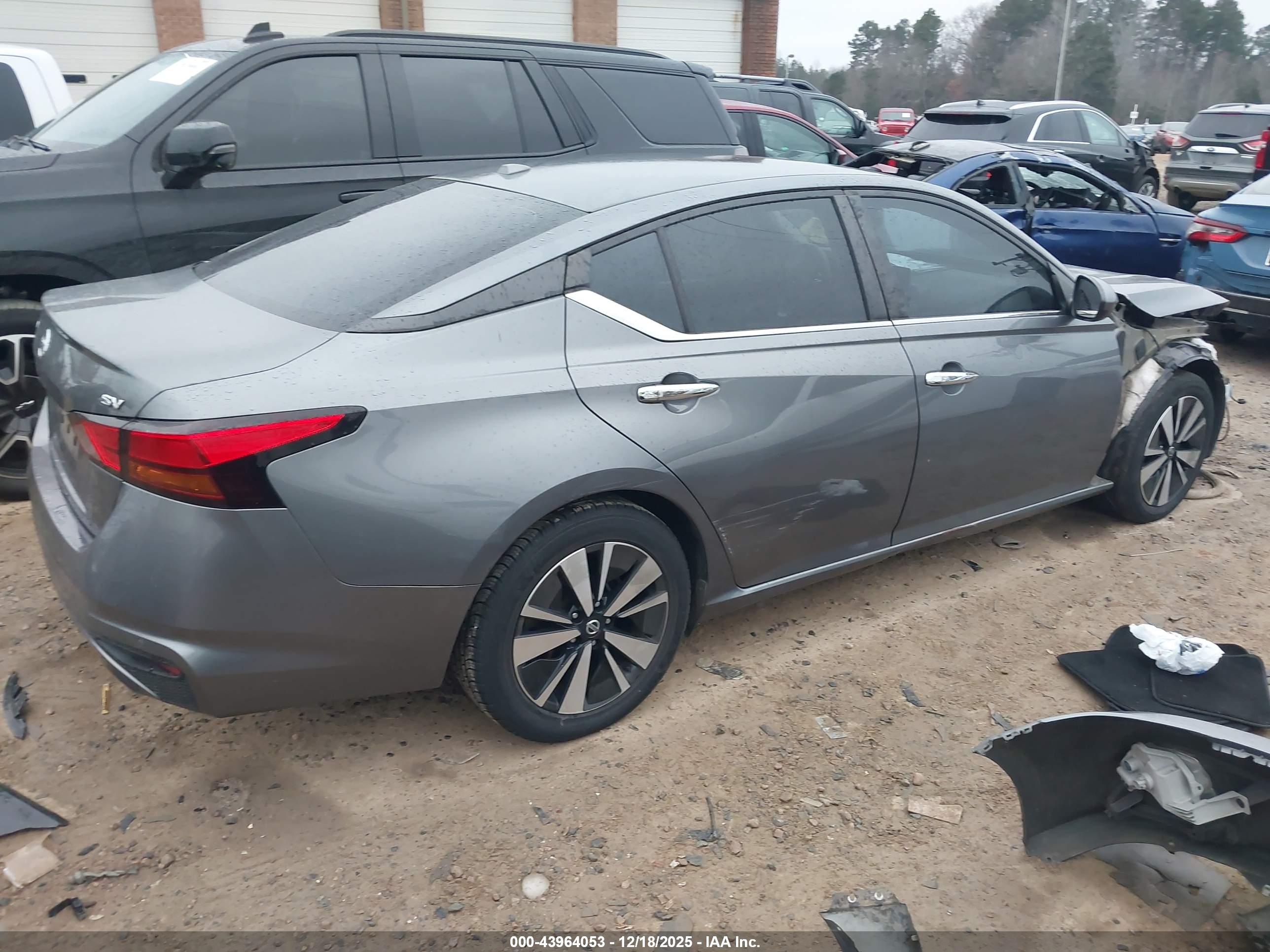 NISSAN ALTIMA image 4
