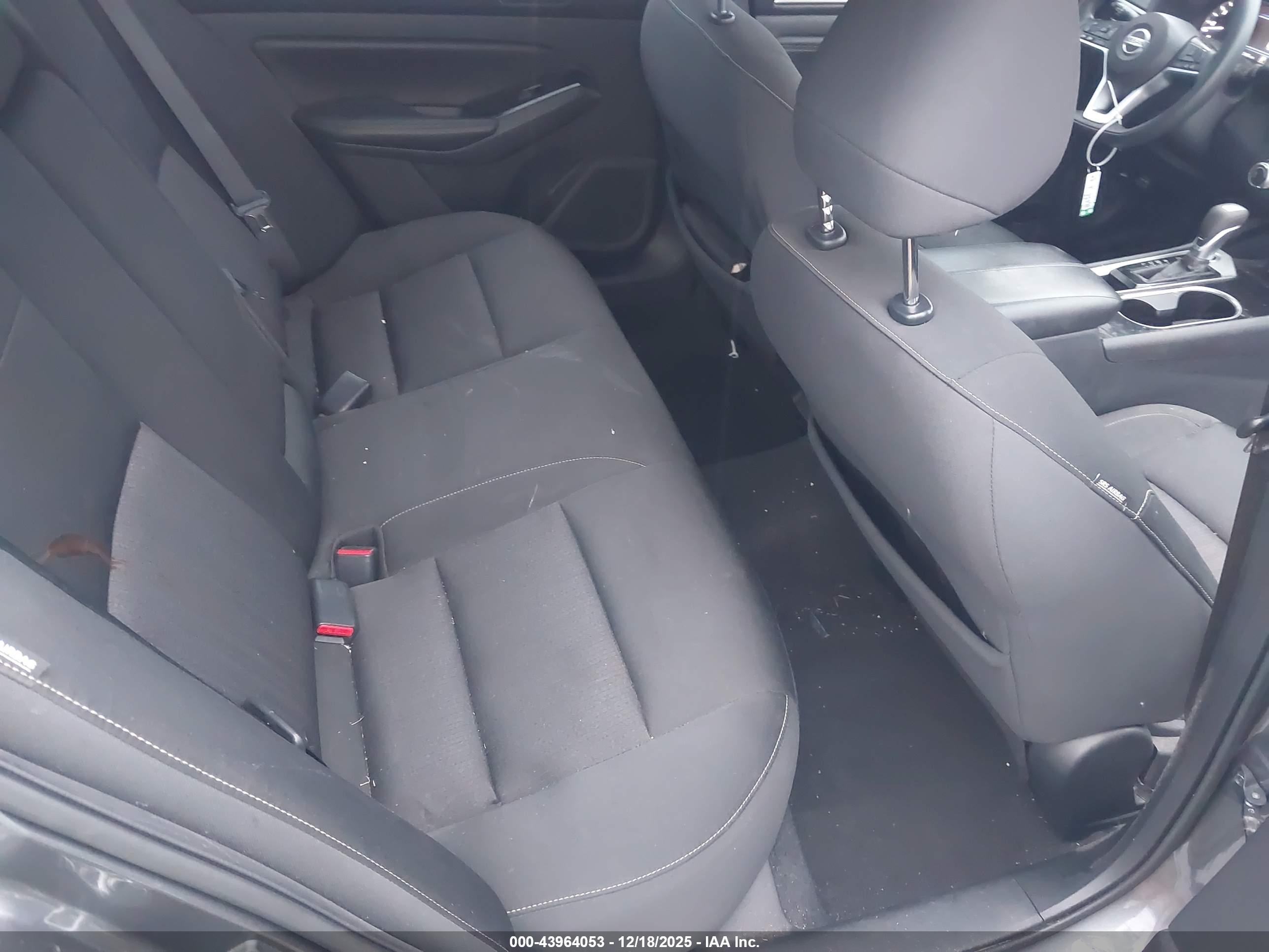 NISSAN ALTIMA image 8