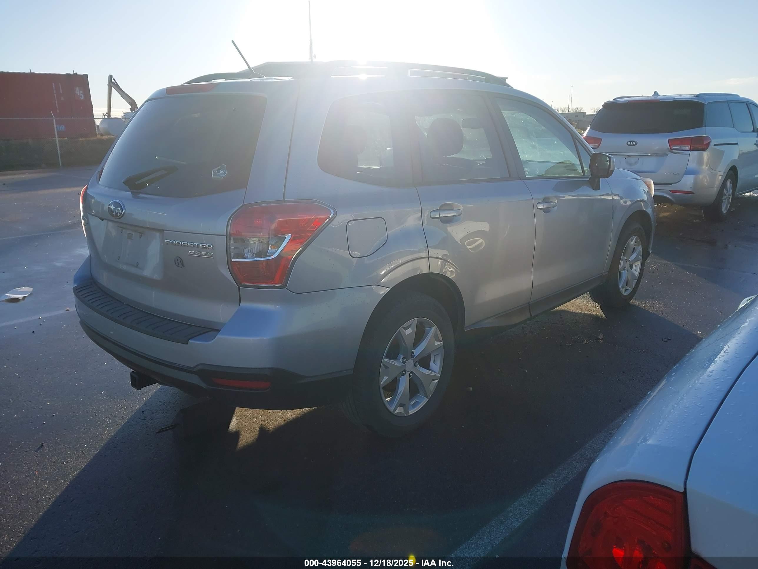 SUBARU FORESTER image 4