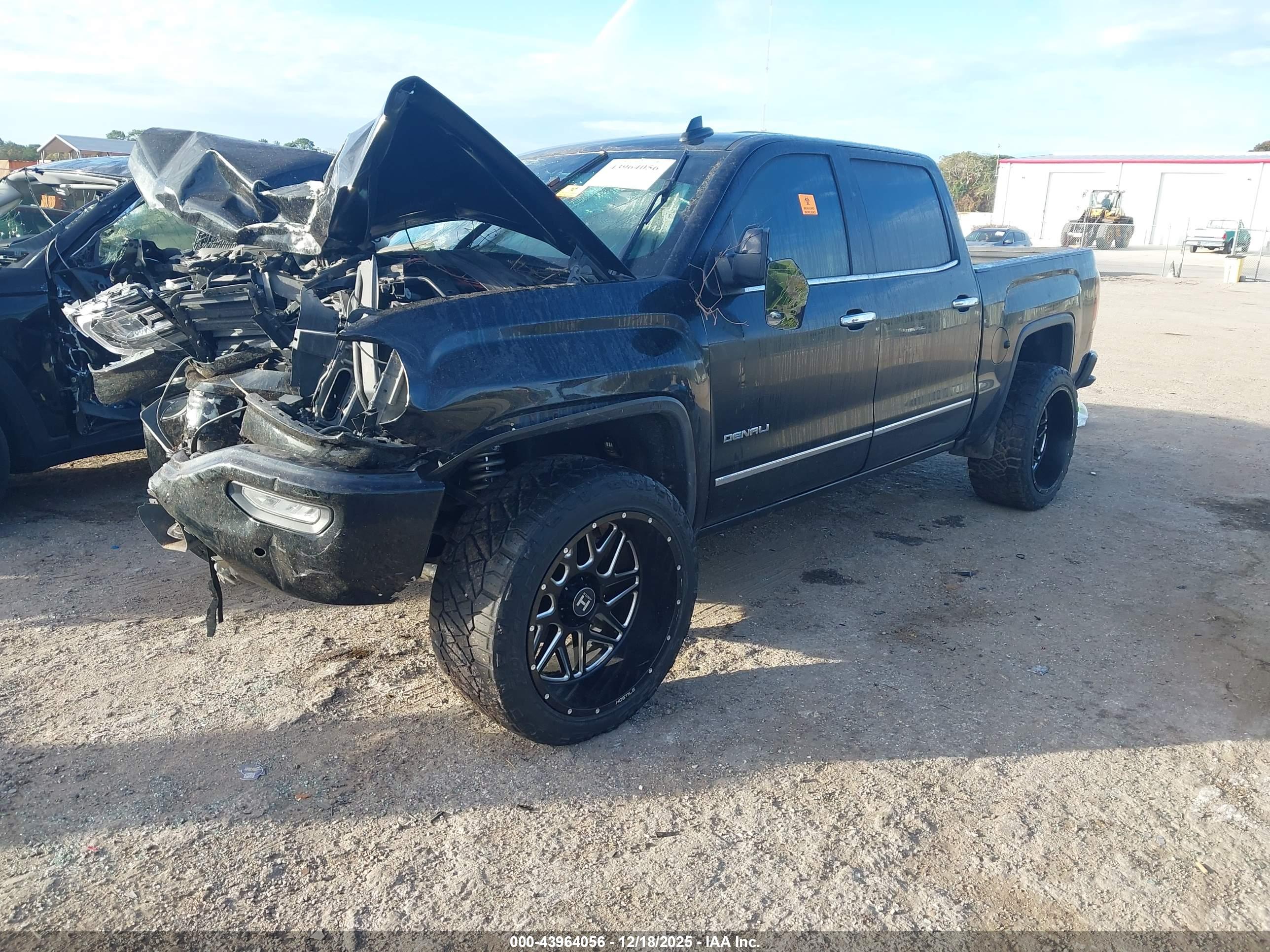 GMC SIERRA image 2