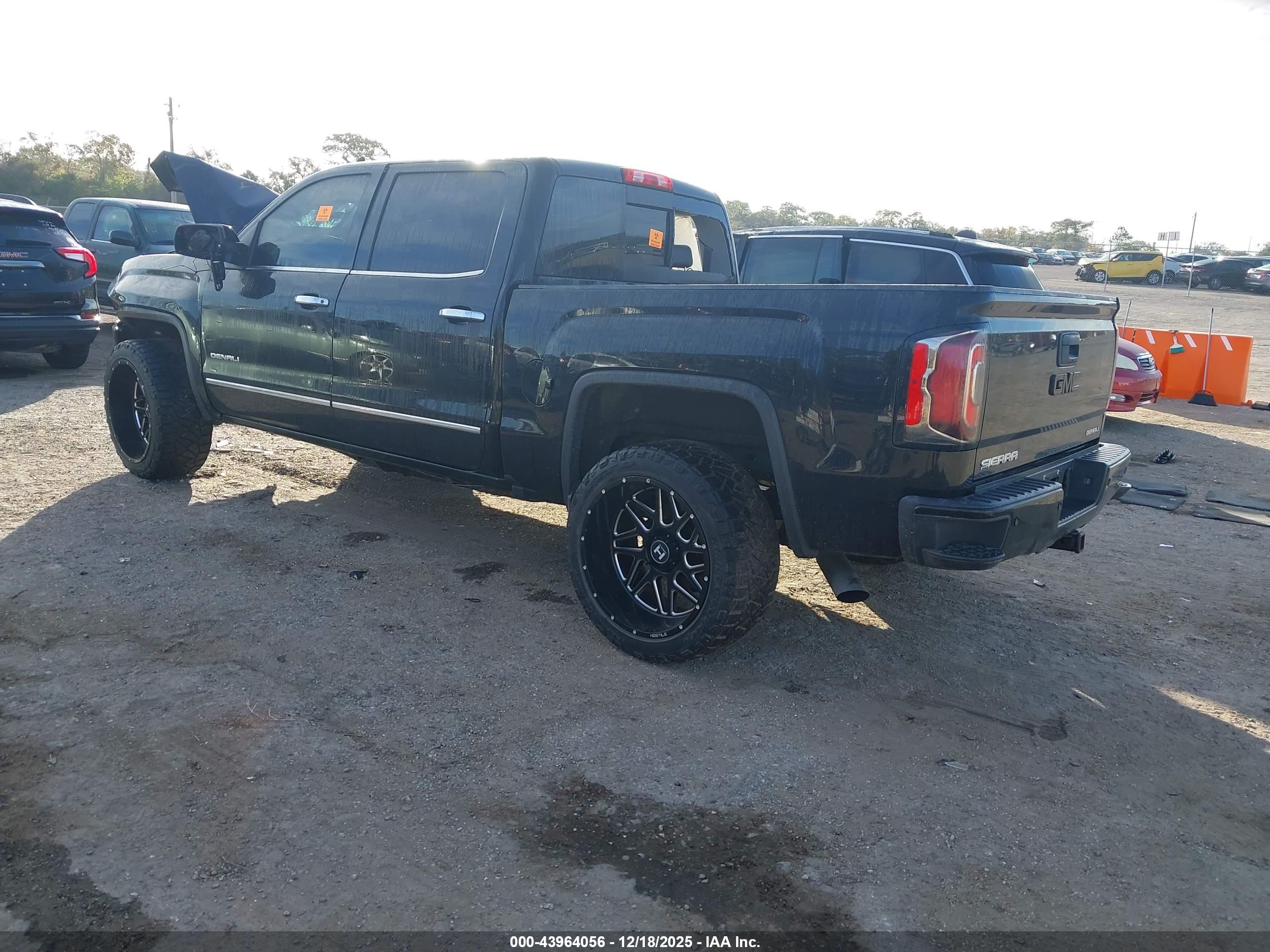 GMC SIERRA image 3