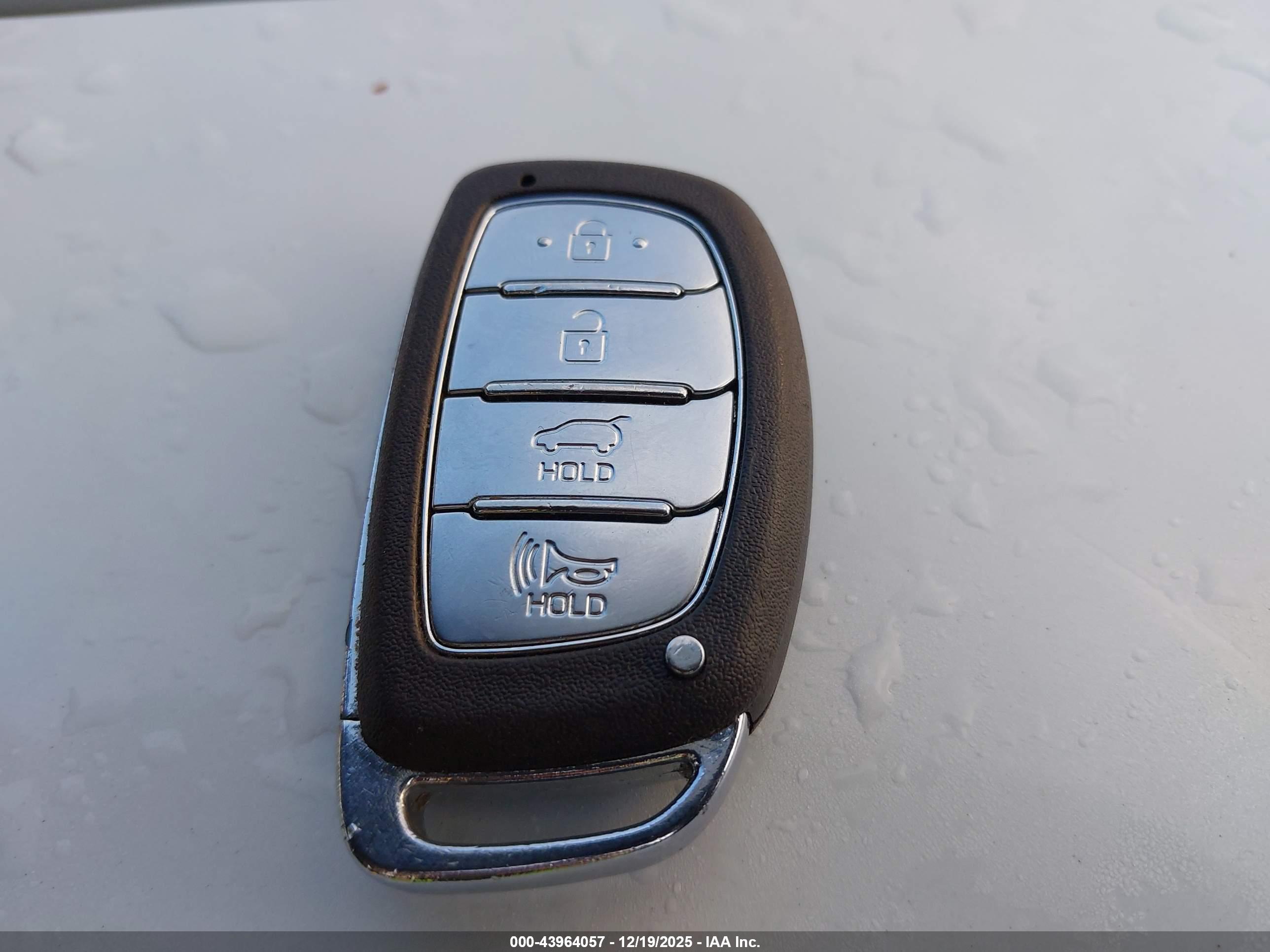 HYUNDAI TUCSON image 11