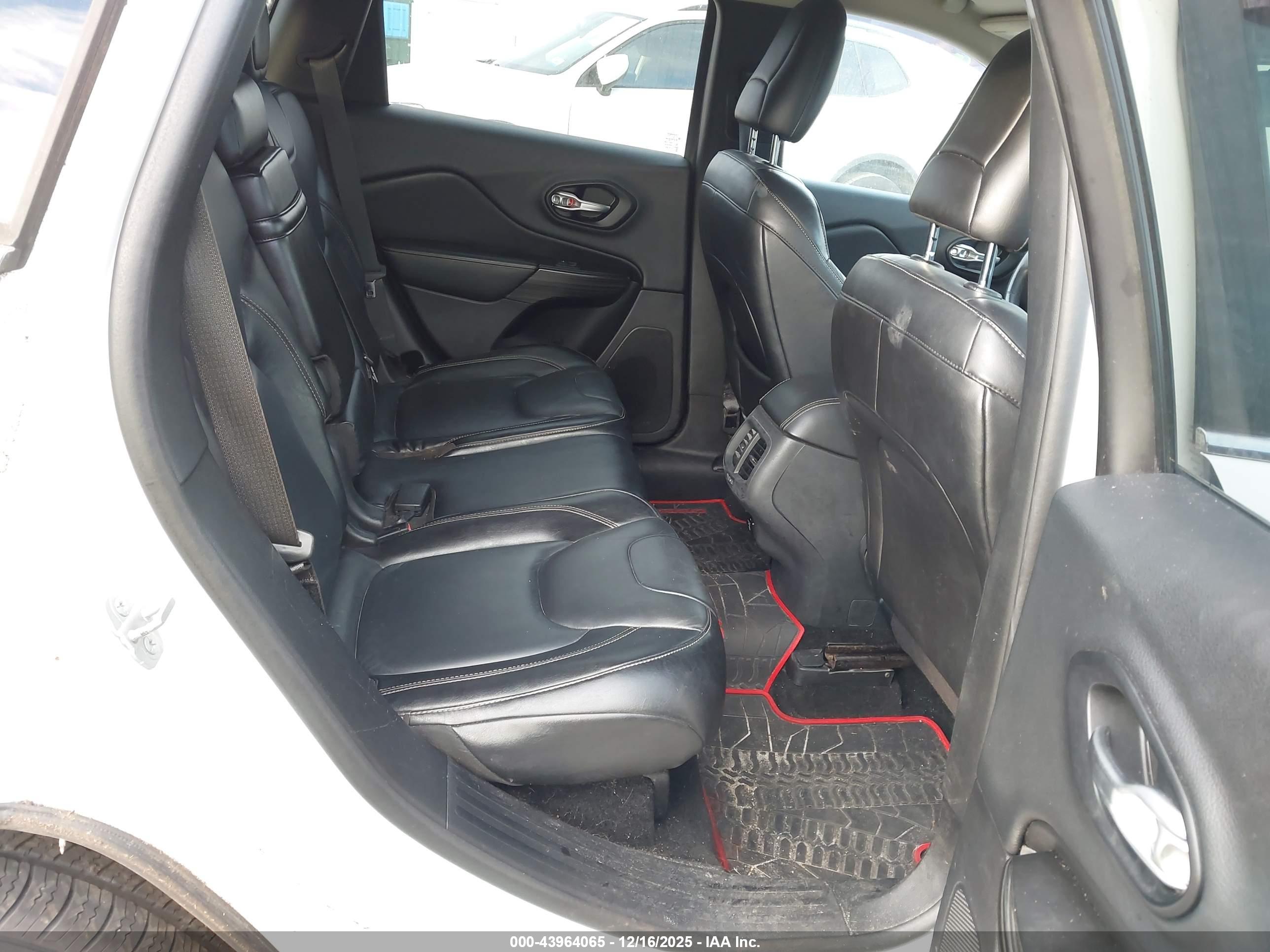JEEP CHEROKEE image 8