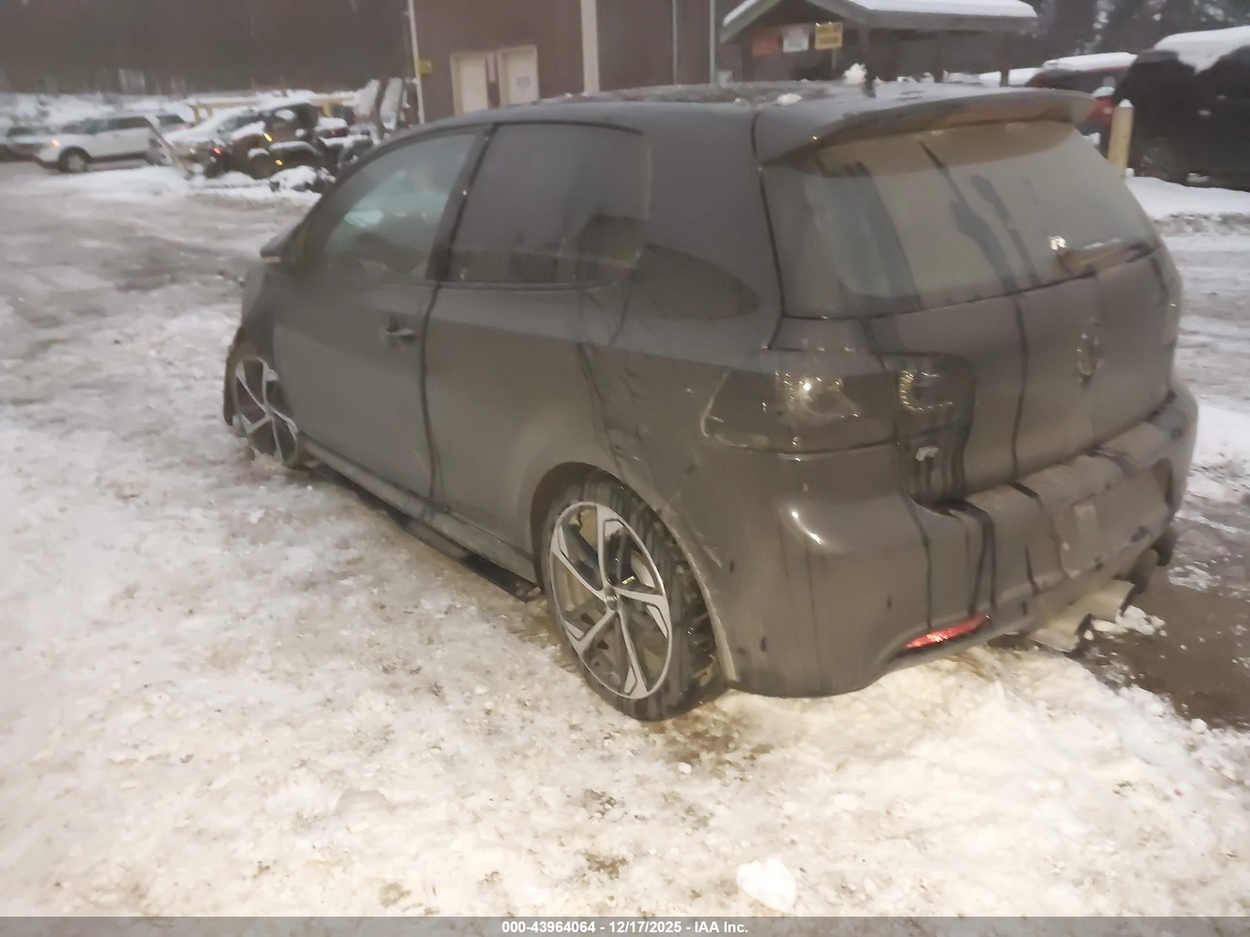 VOLKSWAGEN GOLF image 3