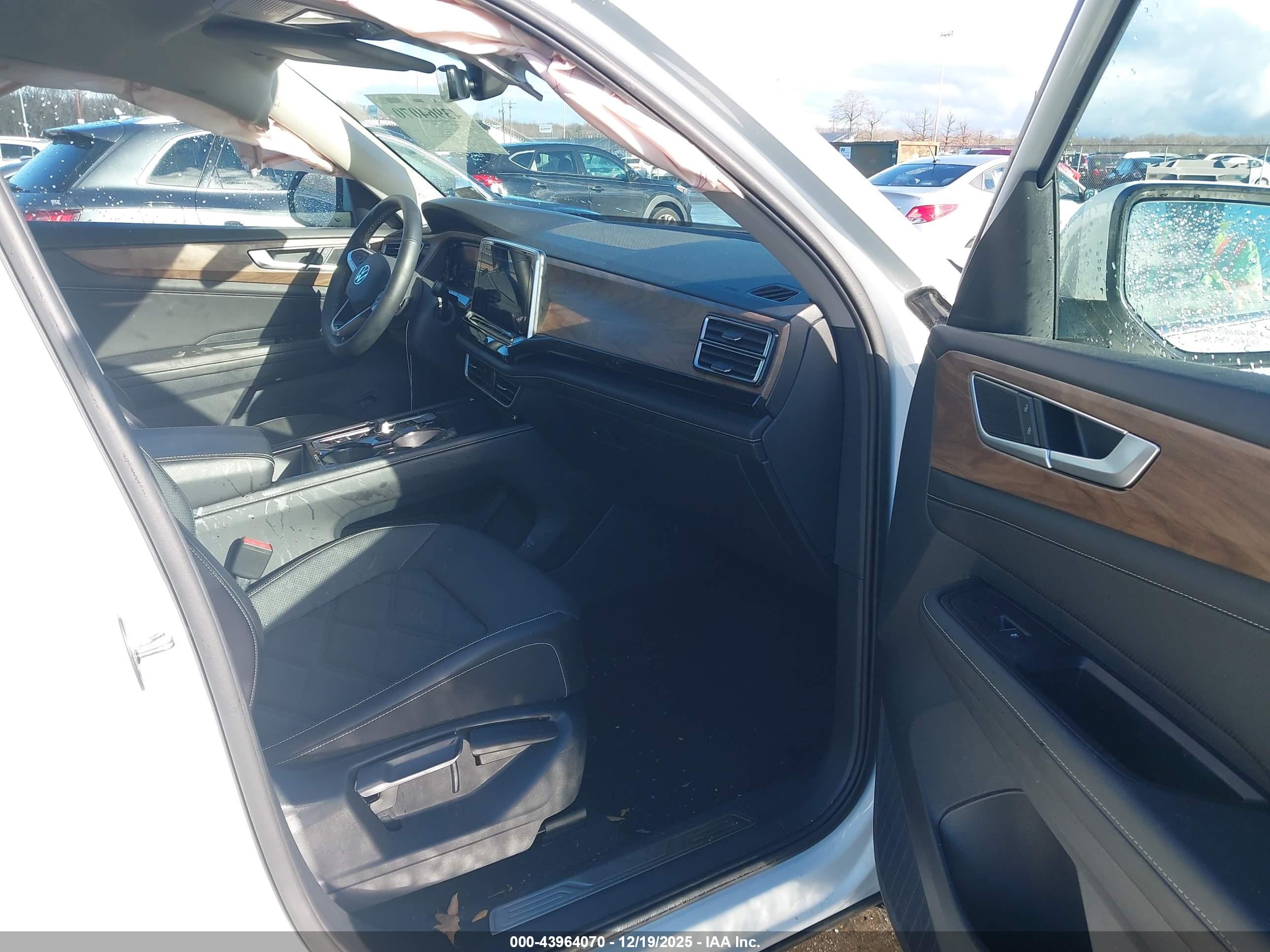 VOLKSWAGEN ATLAS image 5