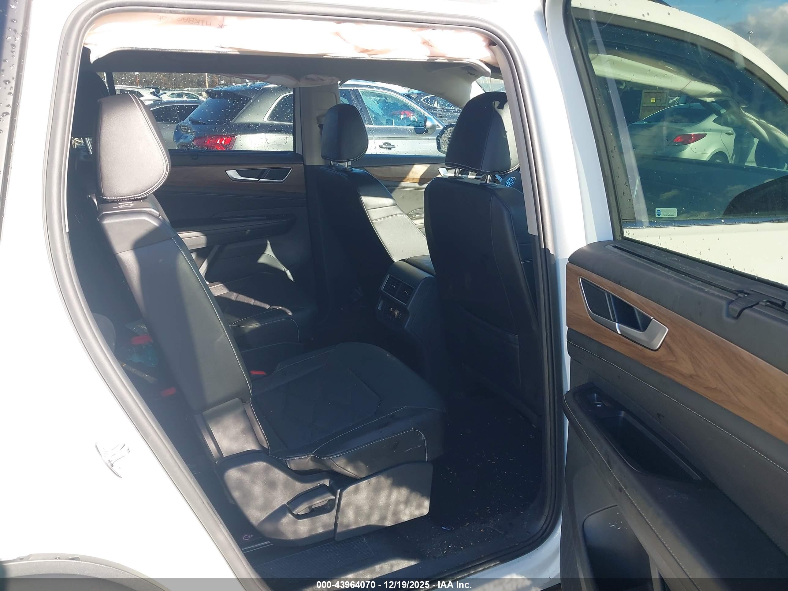 VOLKSWAGEN ATLAS image 8