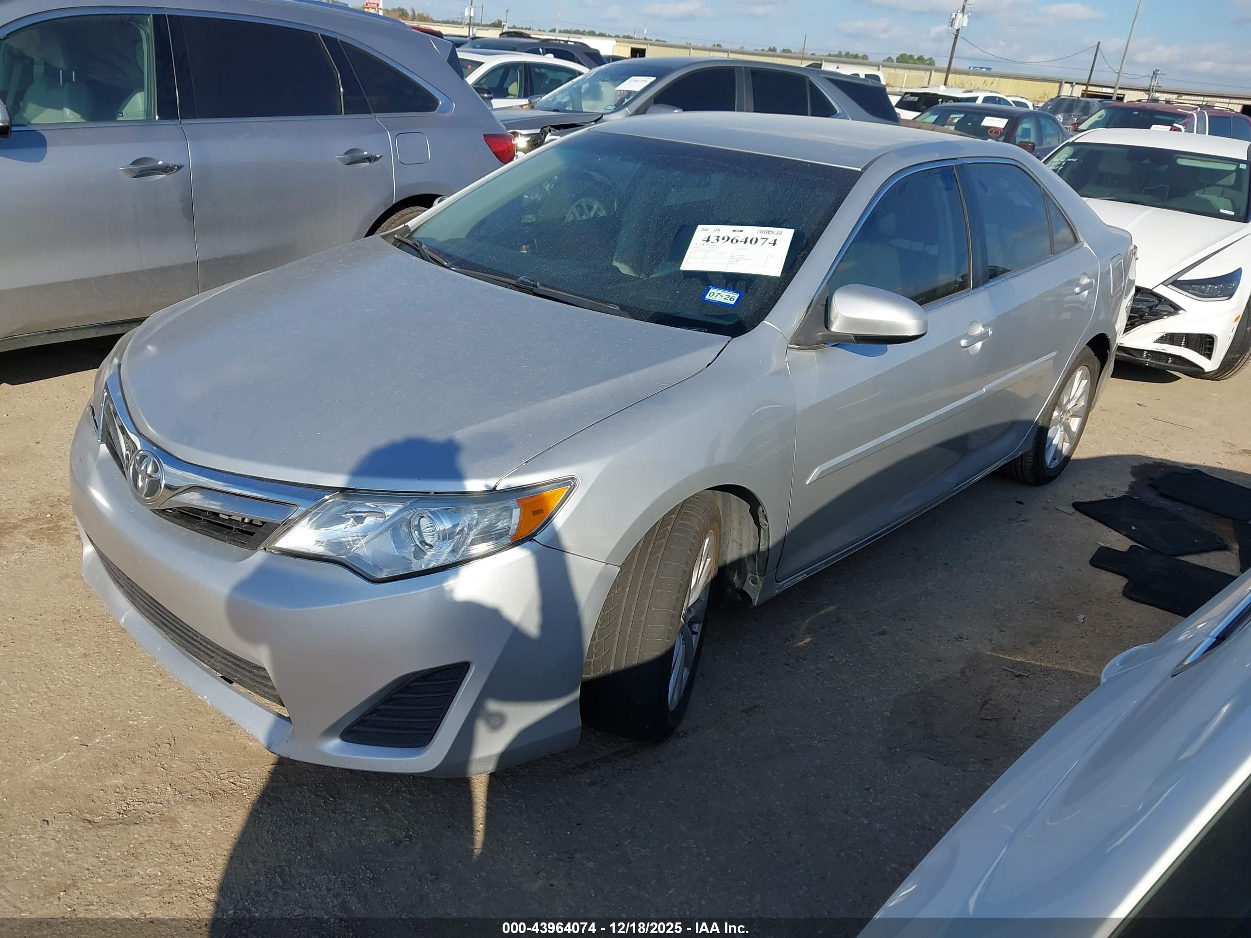 TOYOTA CAMRY image 2