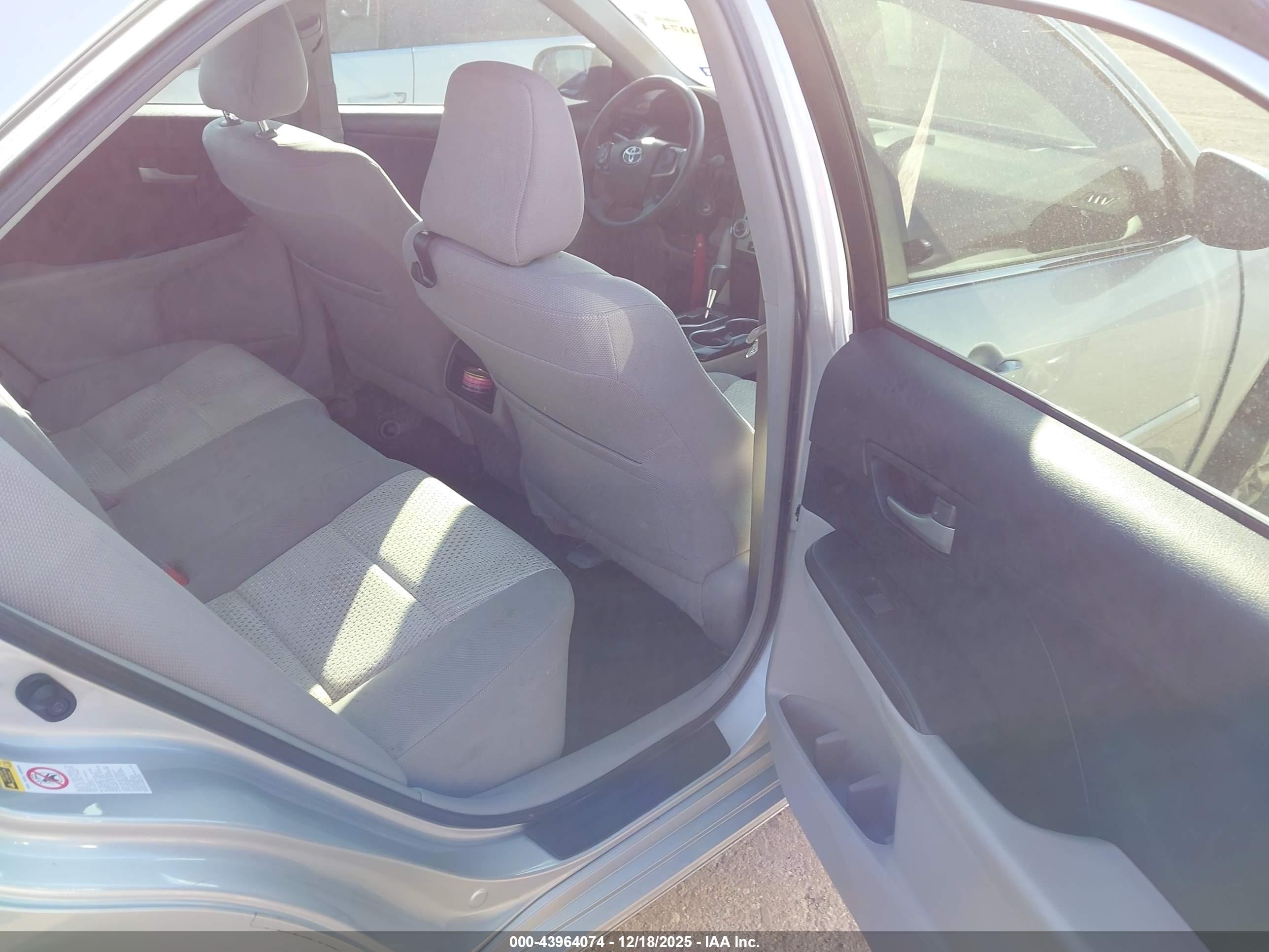 TOYOTA CAMRY image 8