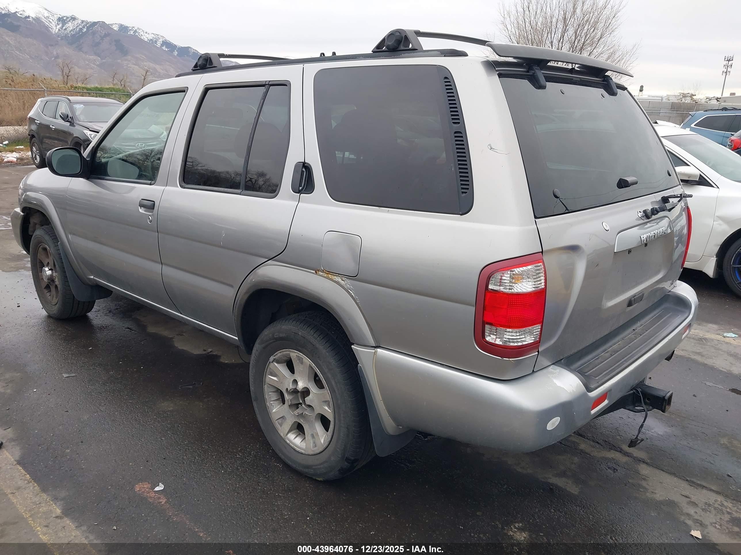 NISSAN PATHFINDER image 3