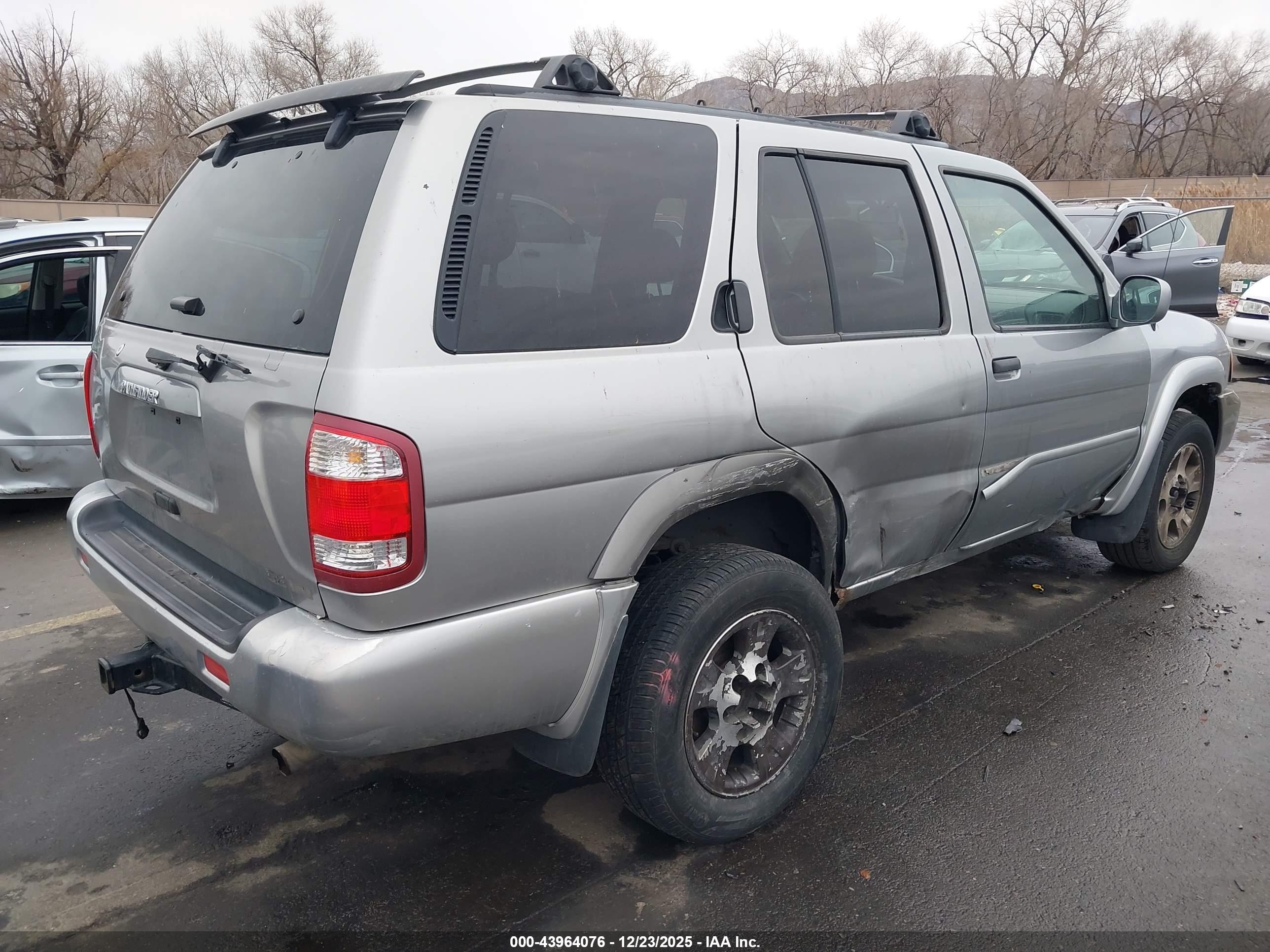 NISSAN PATHFINDER image 4