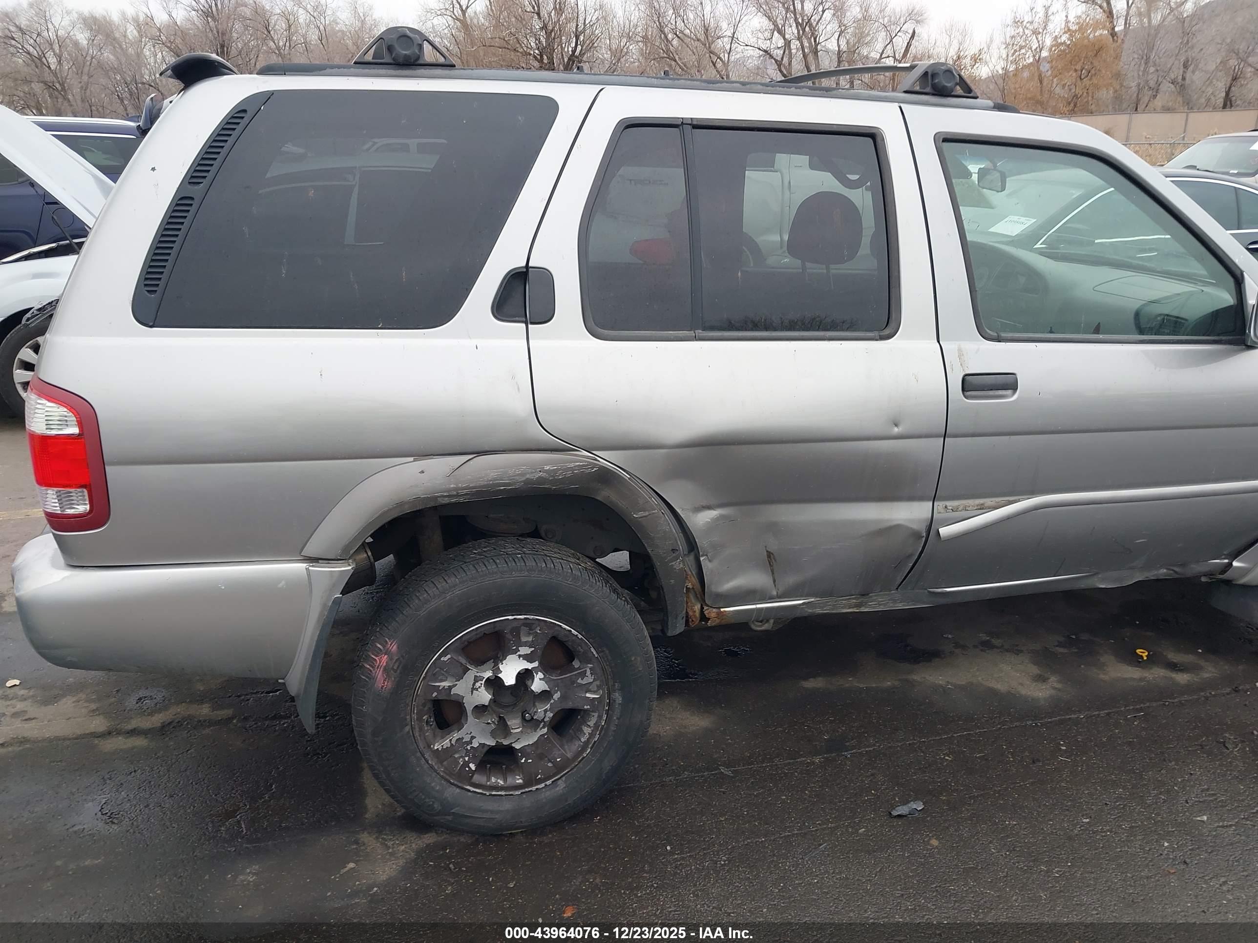 NISSAN PATHFINDER image 6