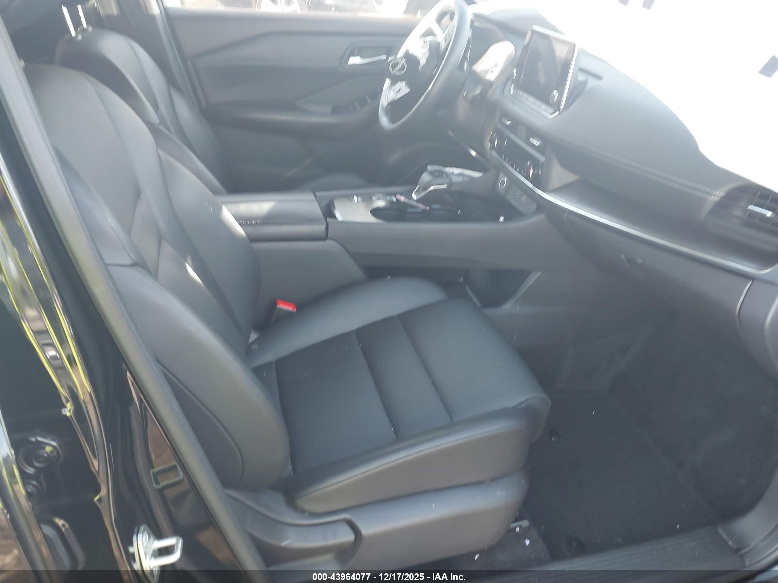 NISSAN ROGUE image 5