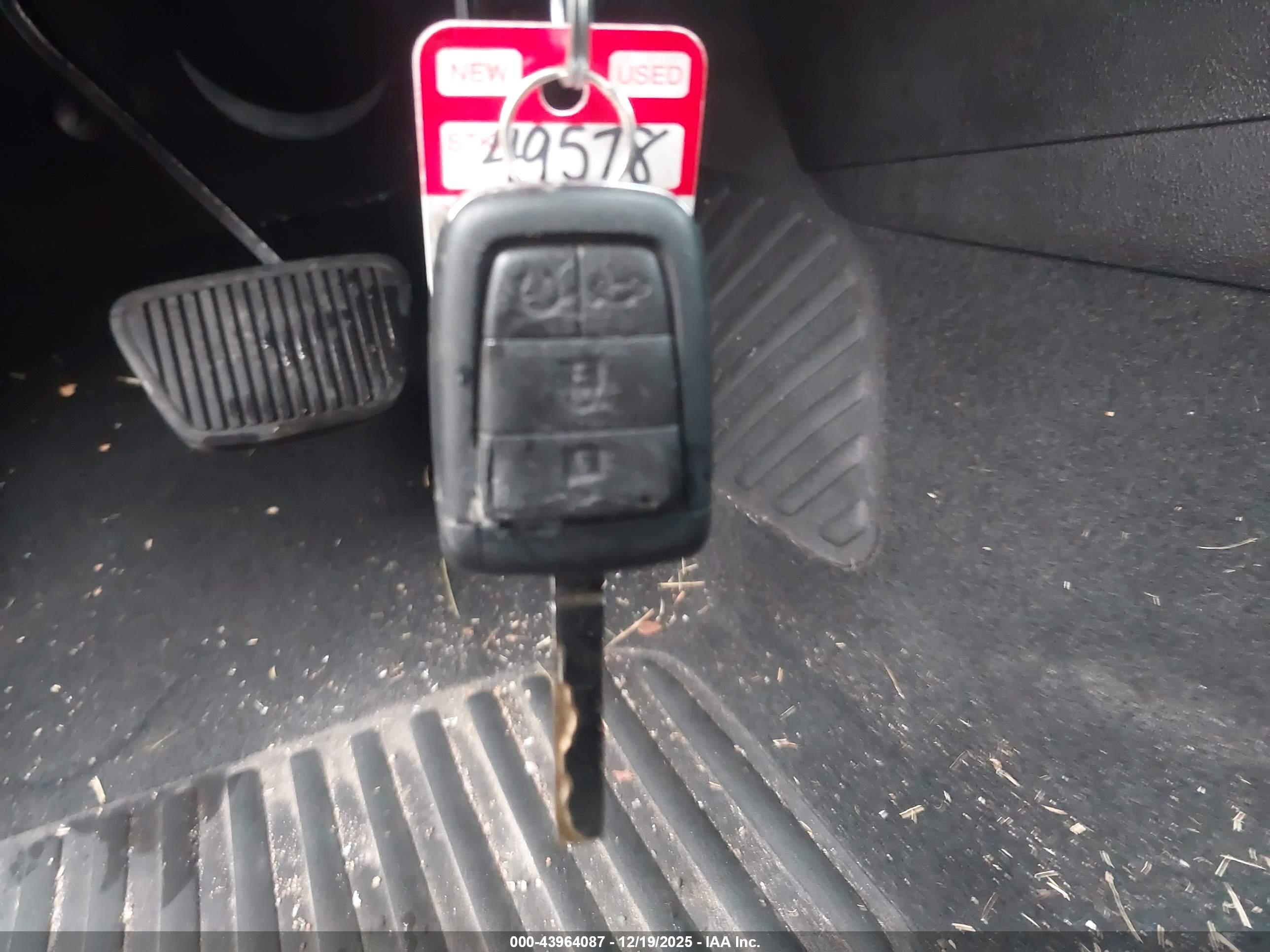 PONTIAC G8 image 11