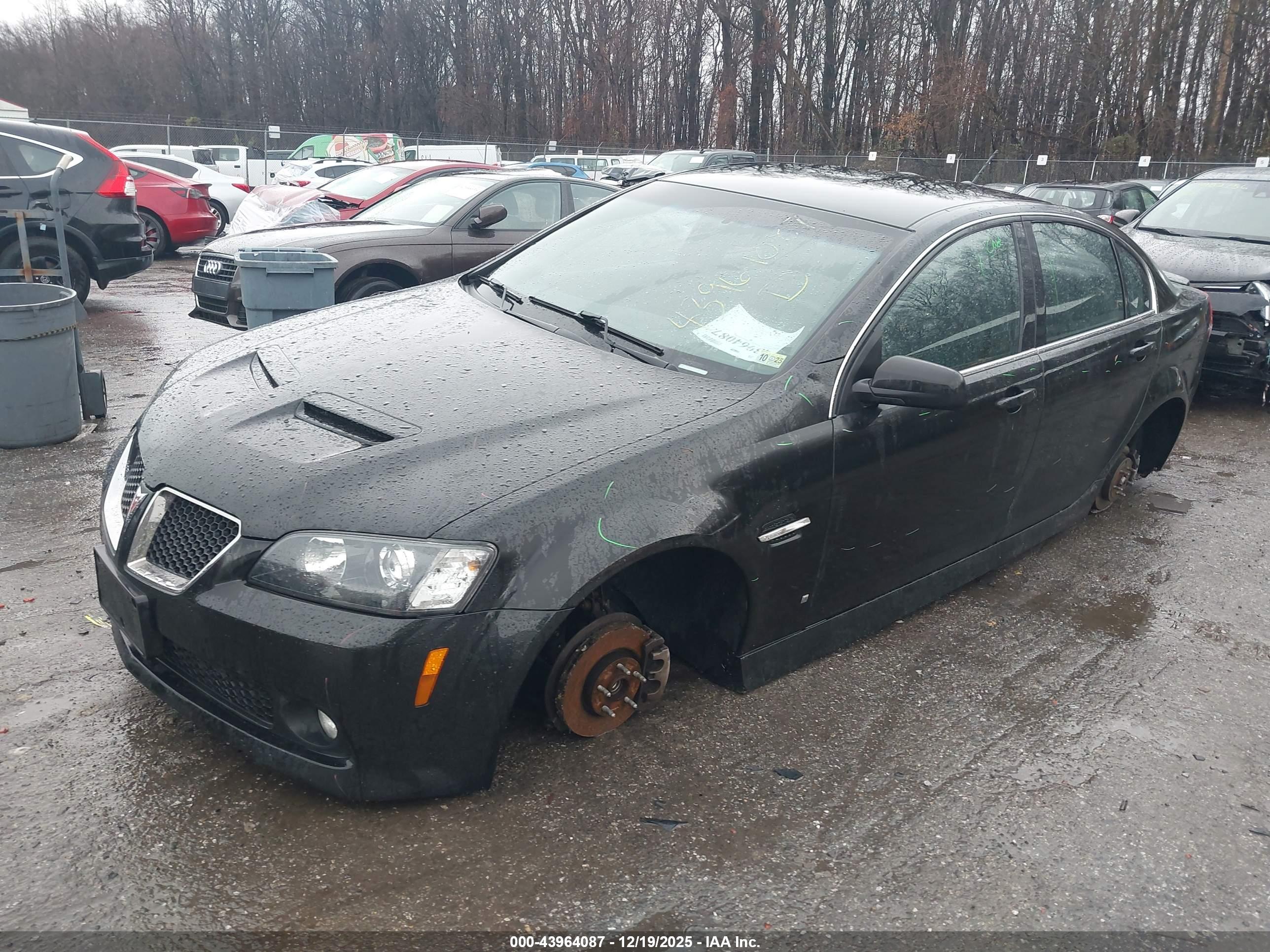 PONTIAC G8 image 2