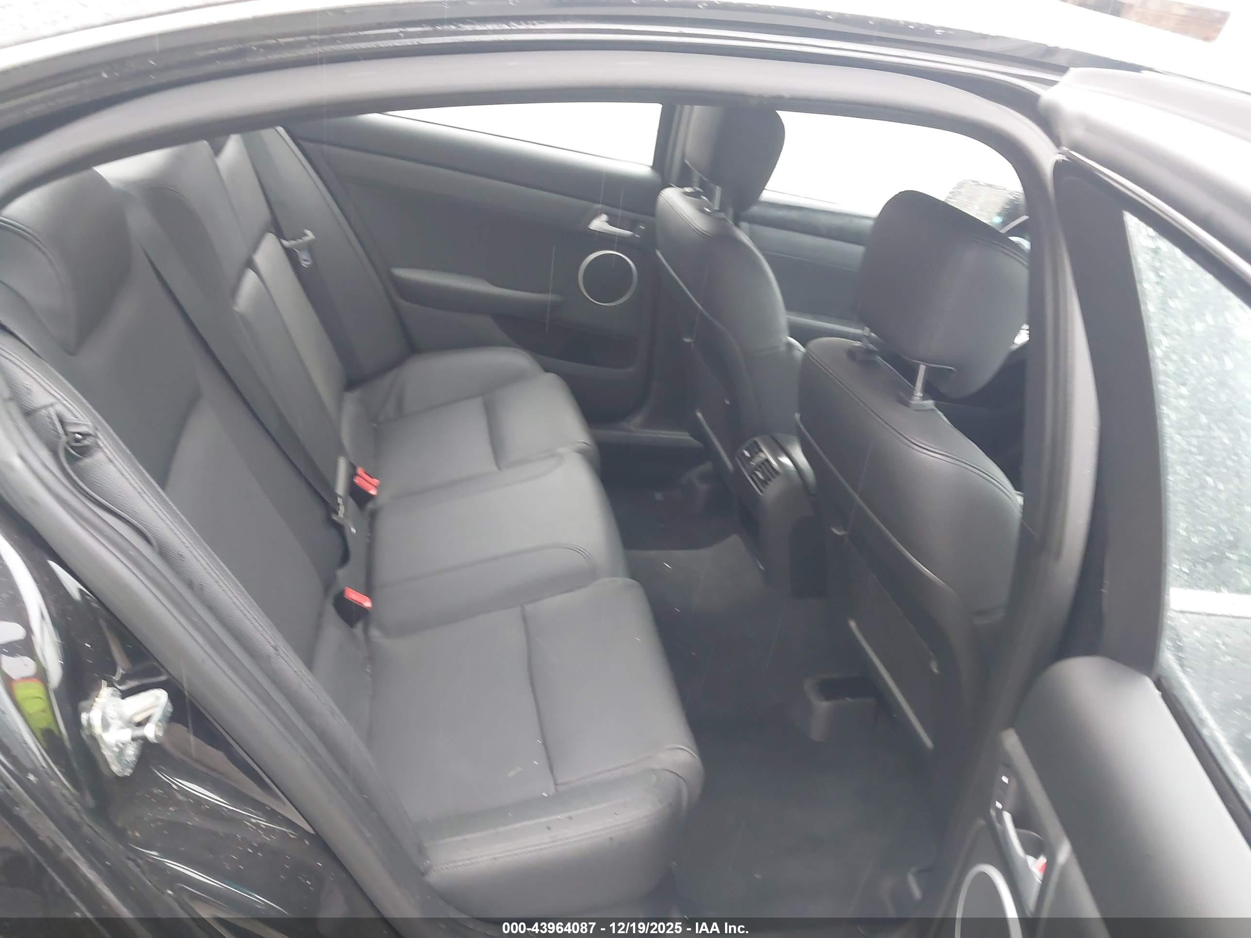 PONTIAC G8 image 8