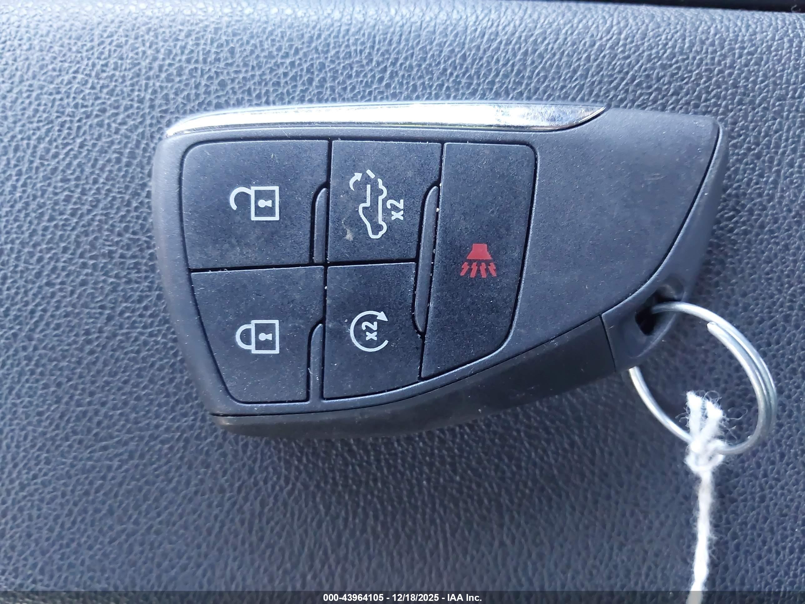 CHEVROLET SILVERADO image 11