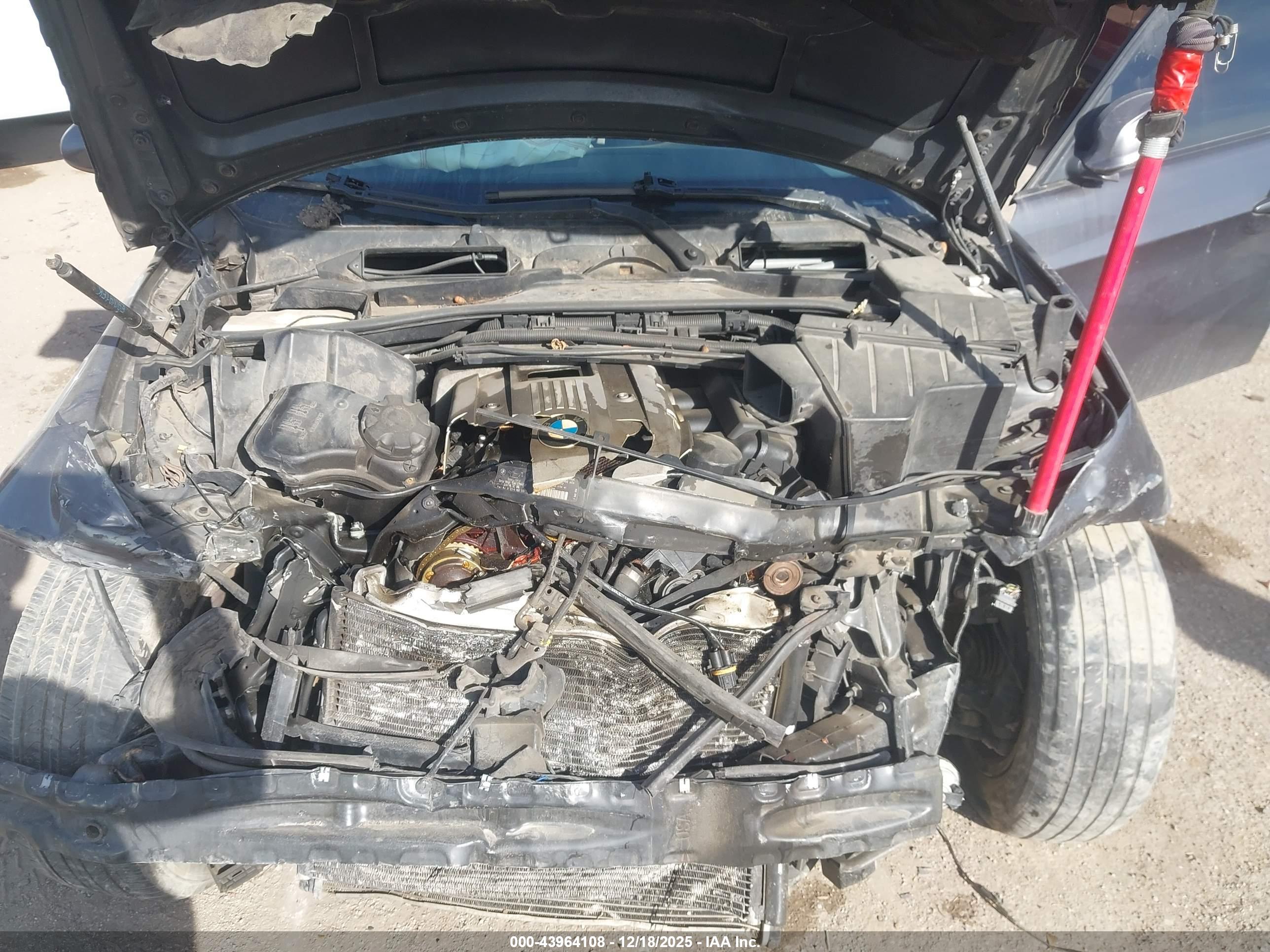 BMW 325XI image 10