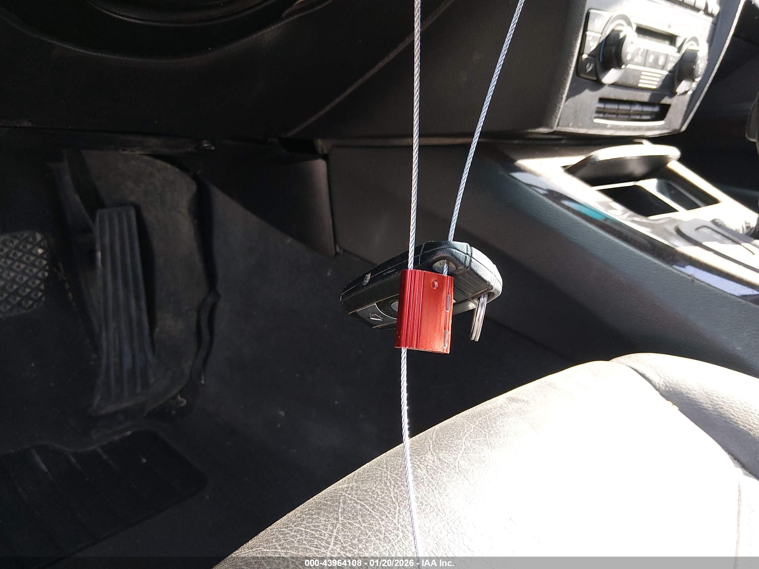 BMW 325XI image 11