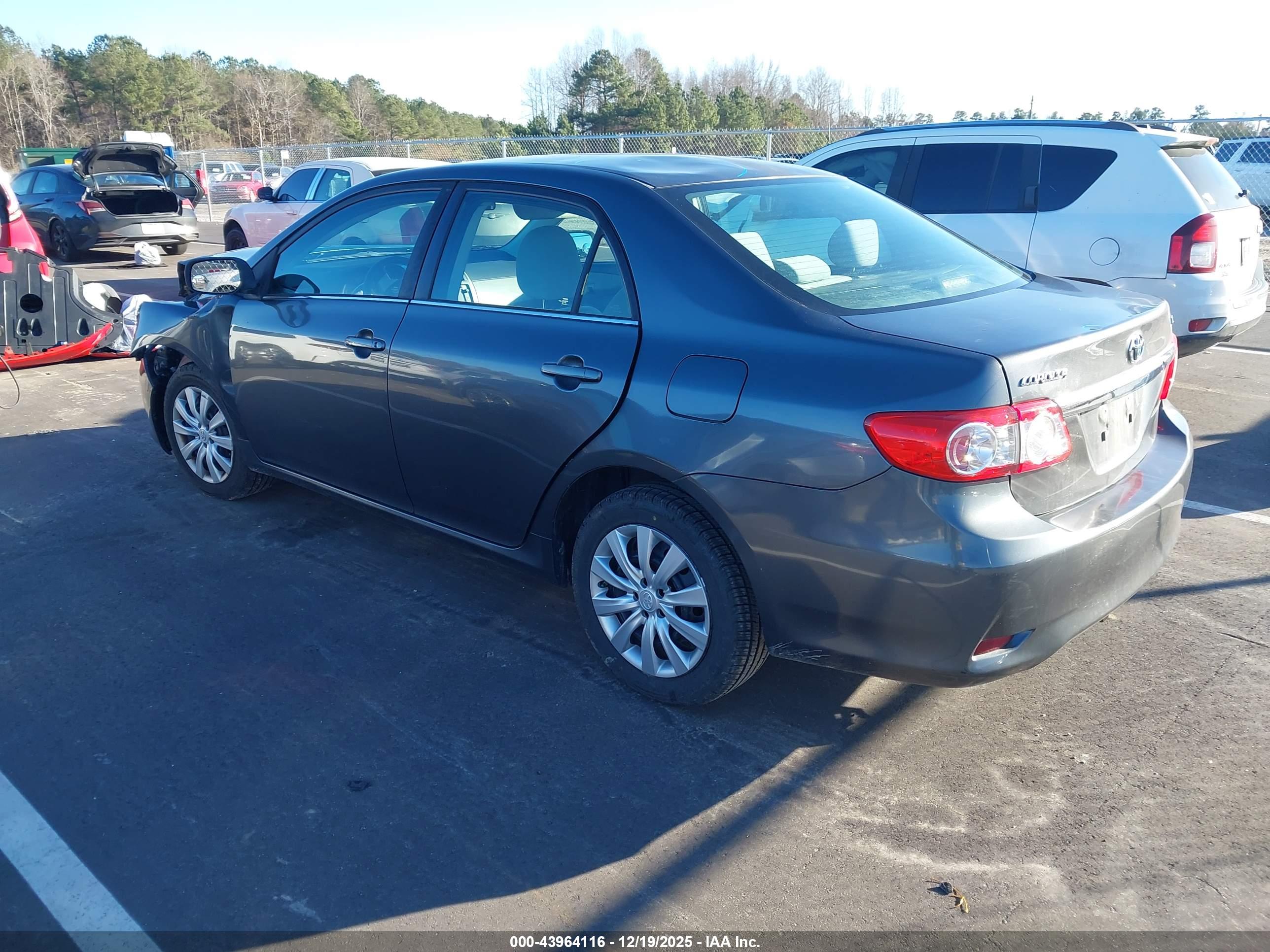 TOYOTA COROLLA image 3