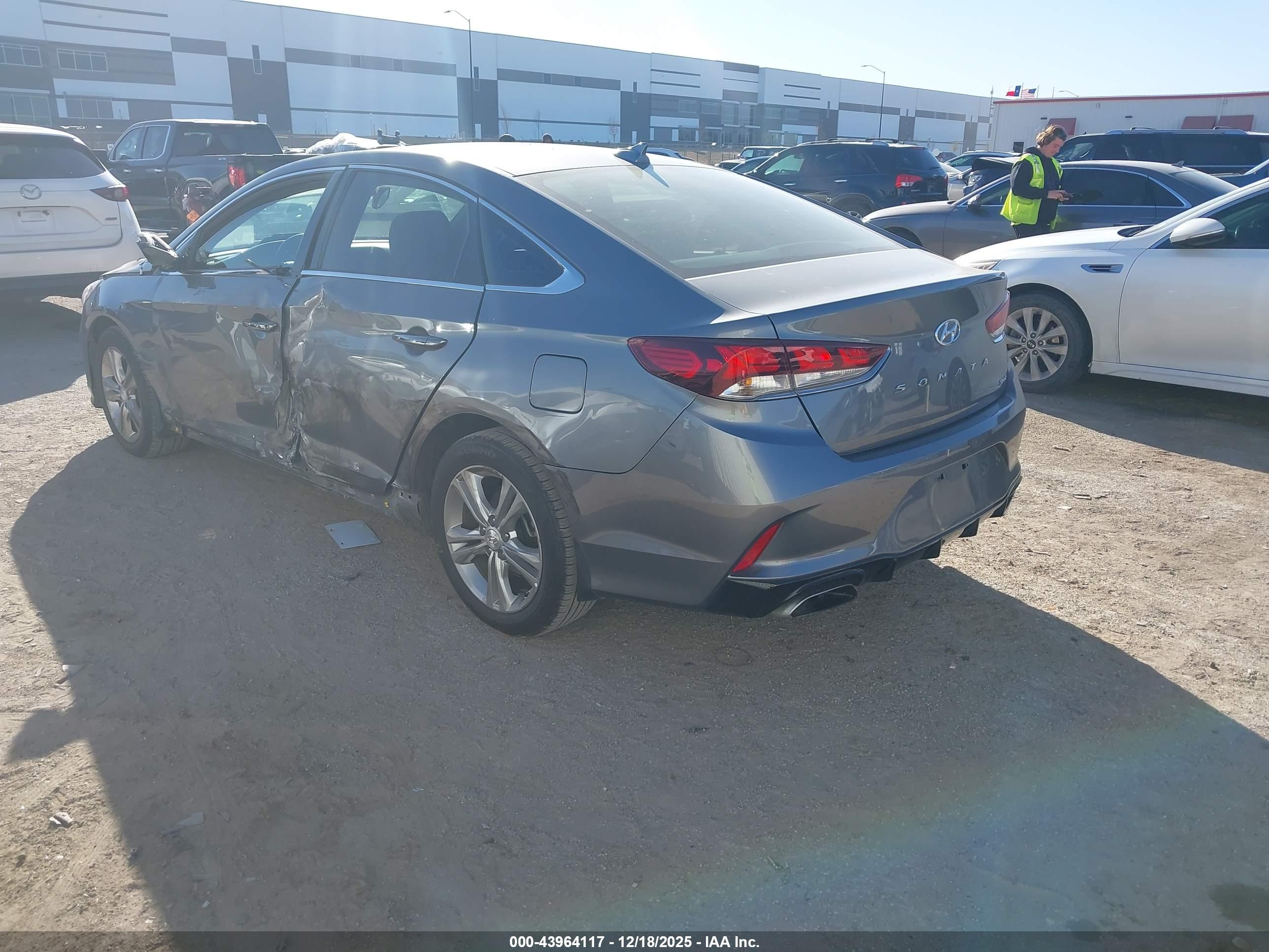HYUNDAI SONATA image 3