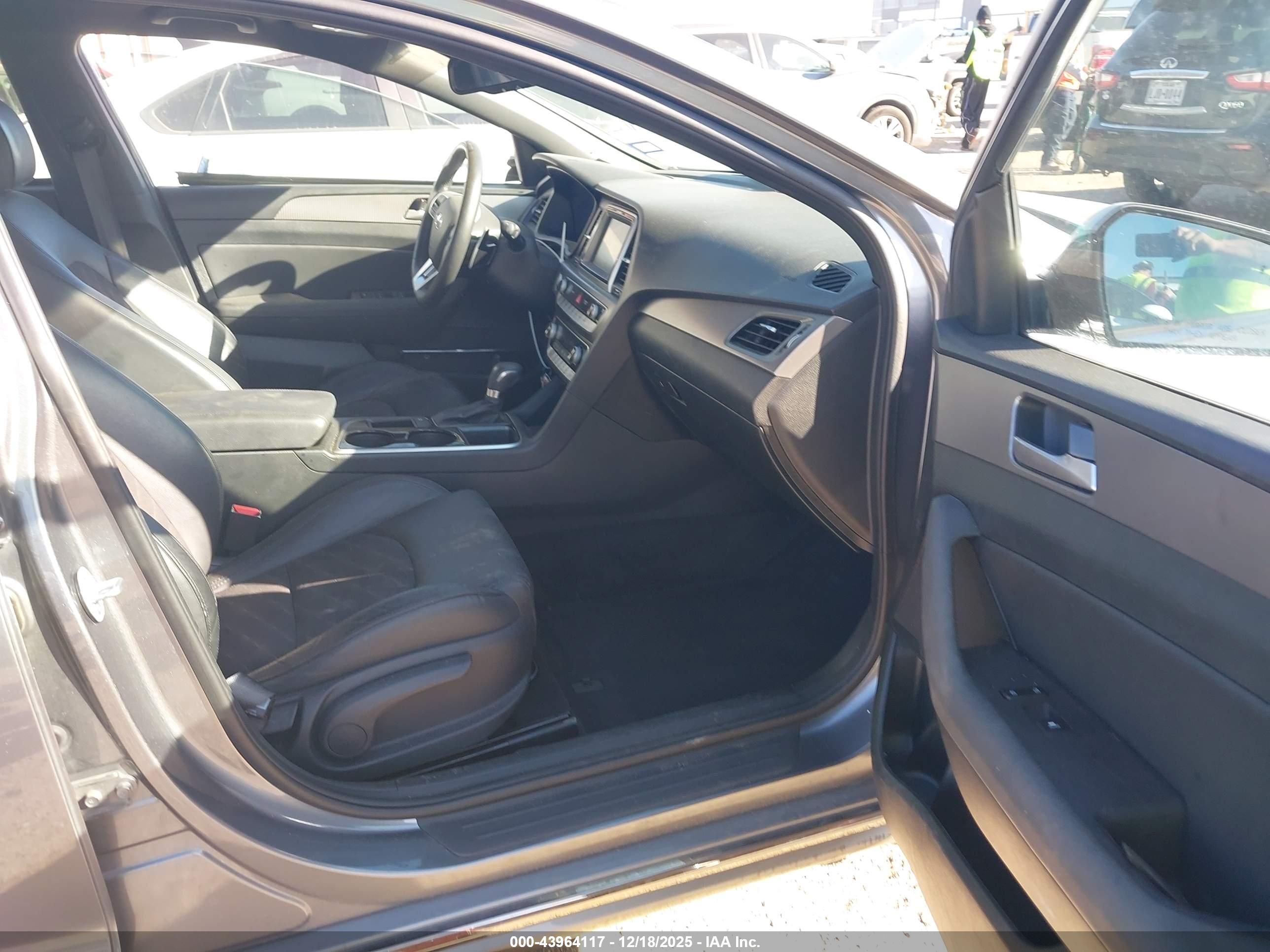 HYUNDAI SONATA image 5