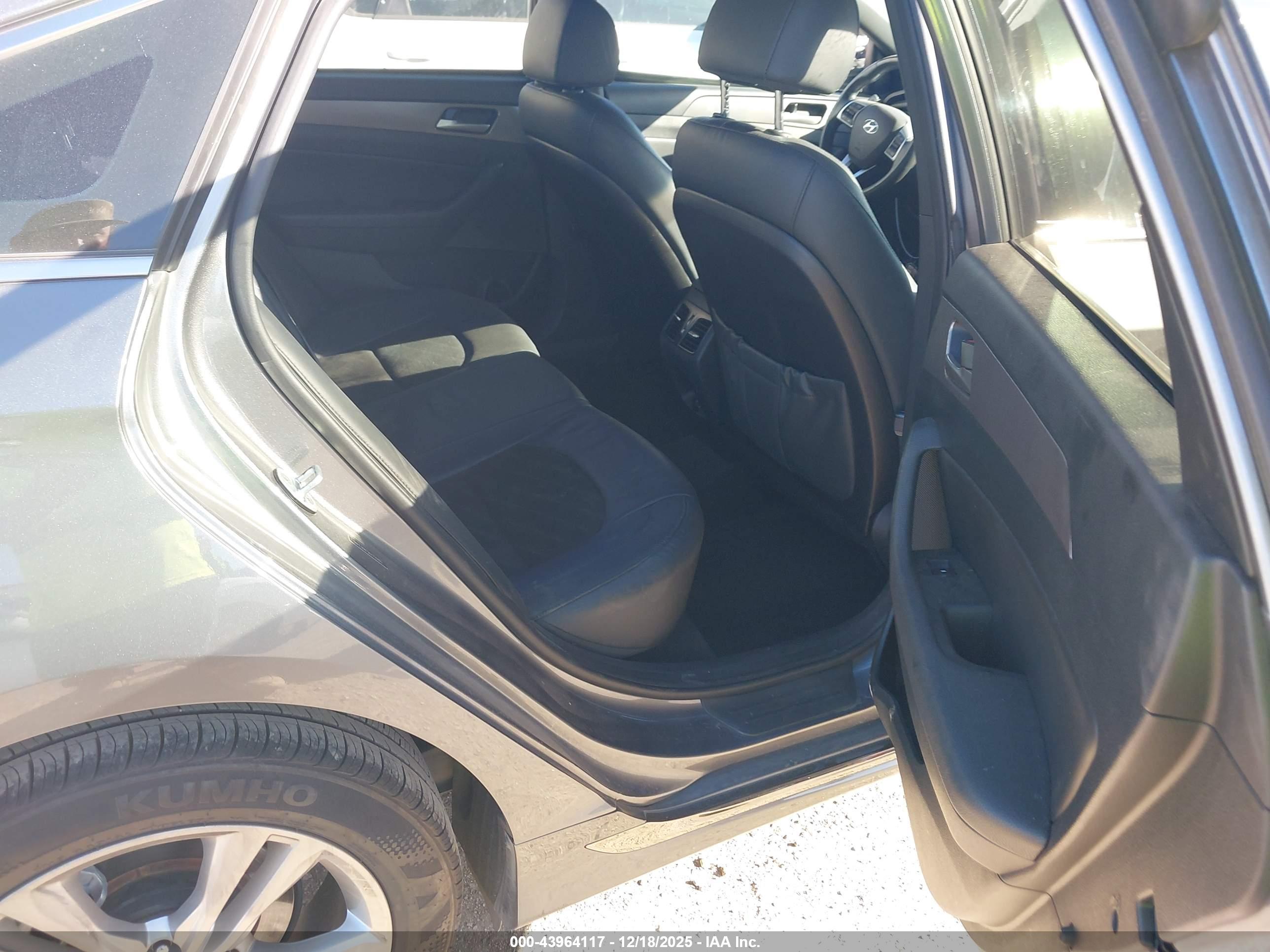 HYUNDAI SONATA image 8