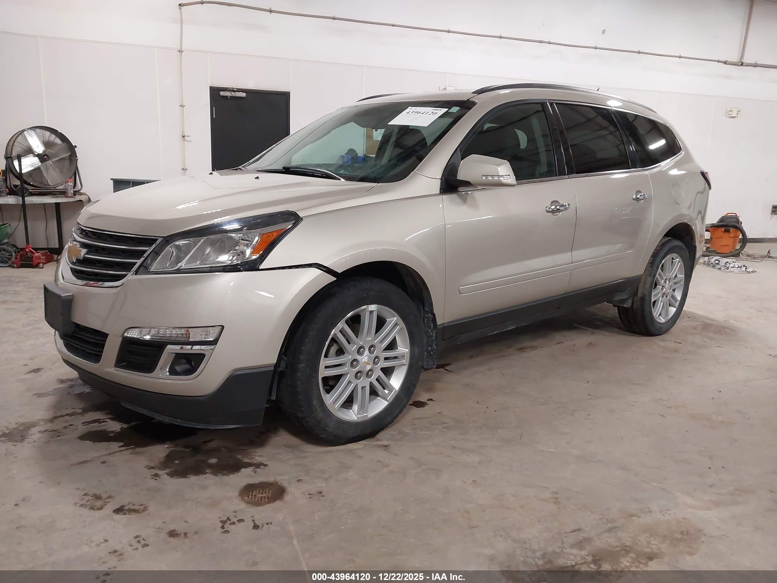 CHEVROLET TRAVERSE image 2