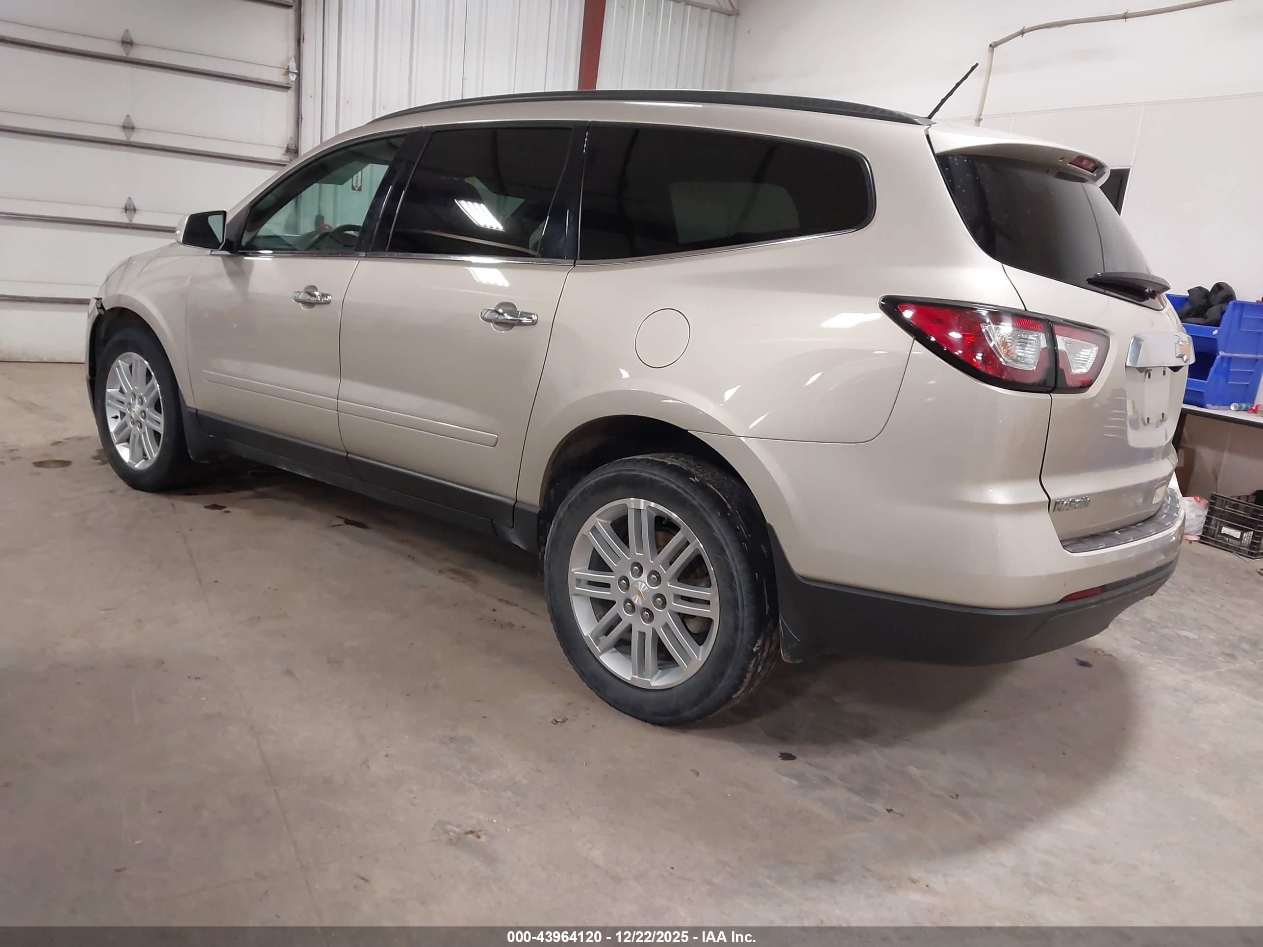 CHEVROLET TRAVERSE image 3