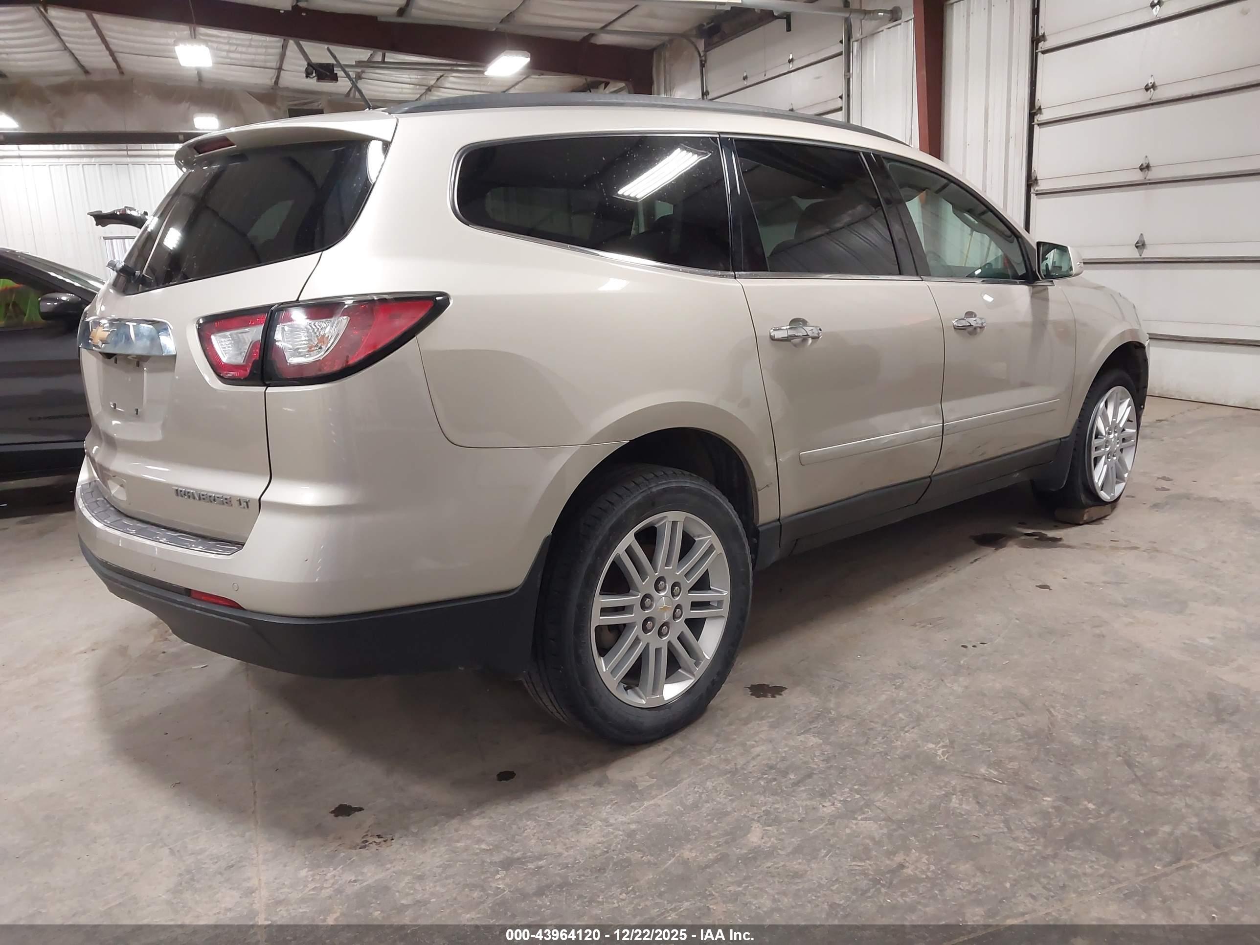 CHEVROLET TRAVERSE image 4