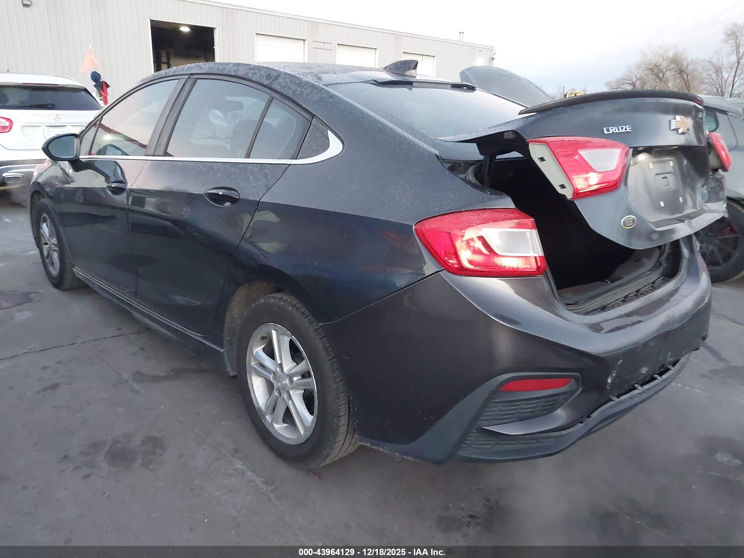 CHEVROLET CRUZE image 3