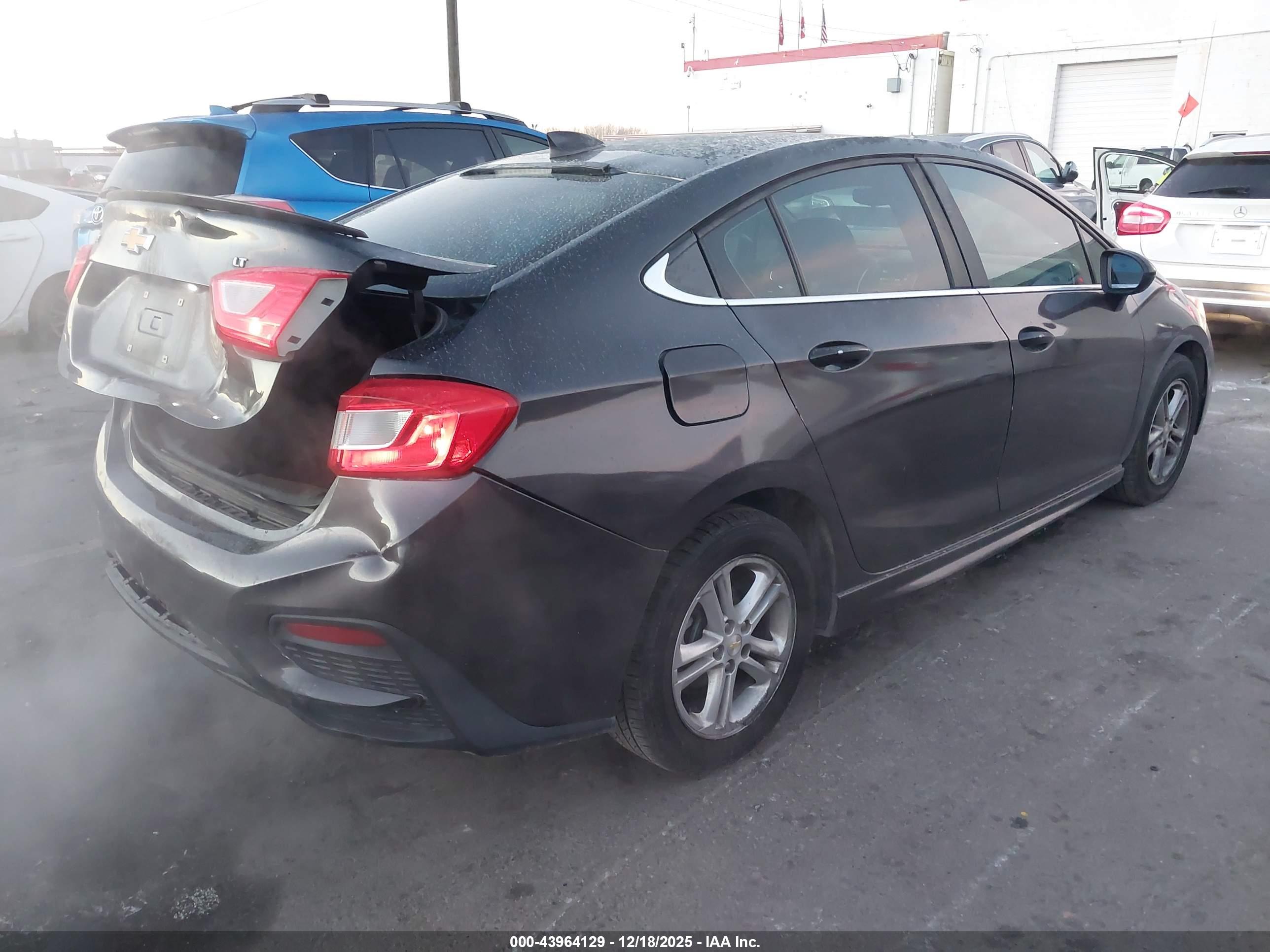 CHEVROLET CRUZE image 4