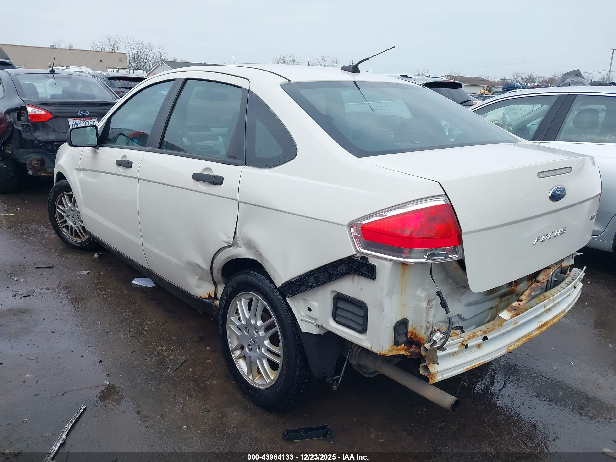 FORD FOCUS image 3